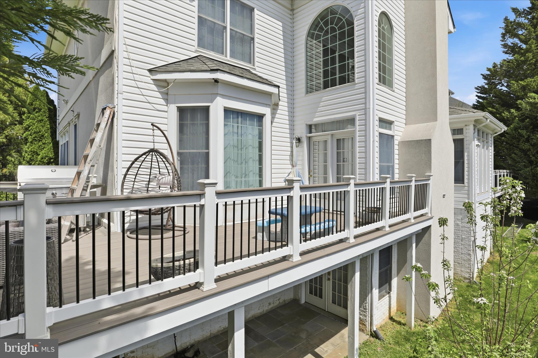 ANNANDALE OAKS - Residential