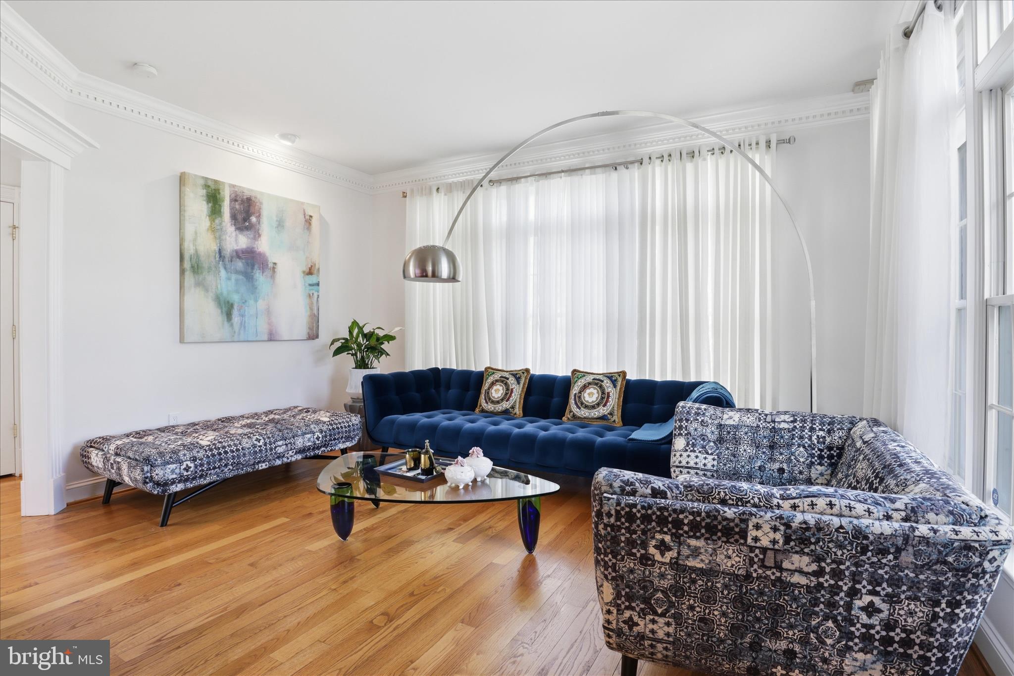 ANNANDALE OAKS - Residential