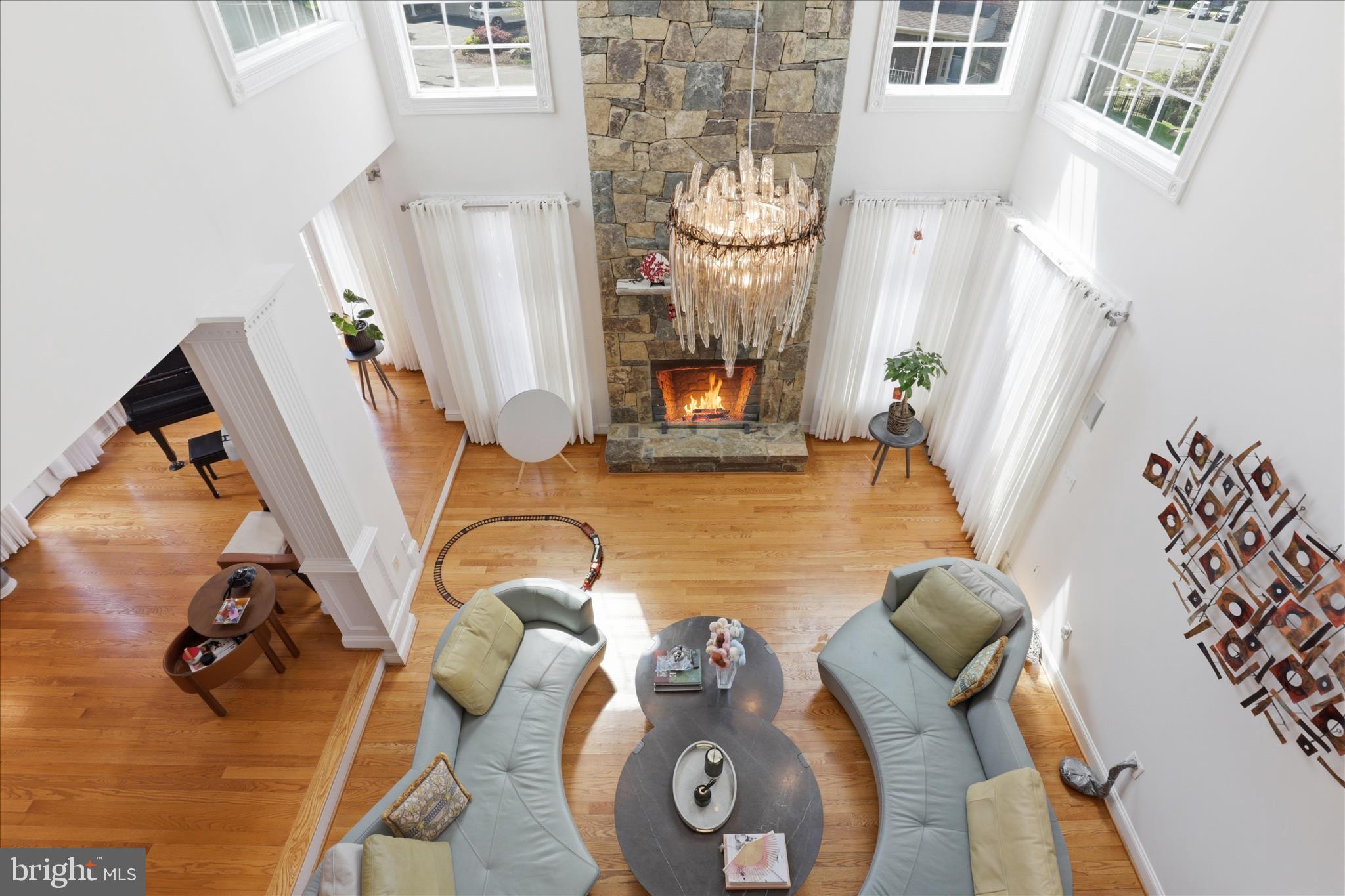 ANNANDALE OAKS - Residential