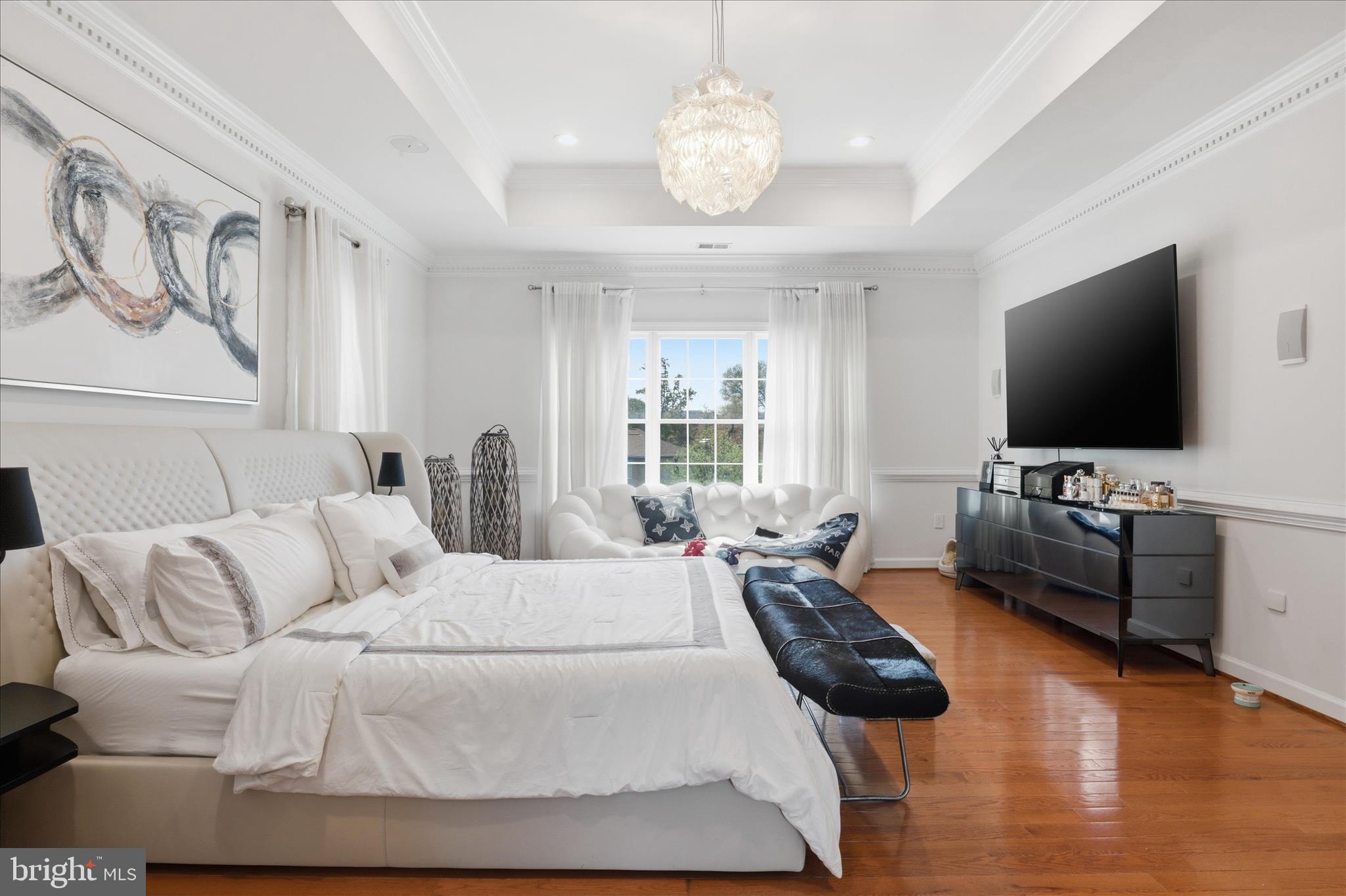 ANNANDALE OAKS - Residential