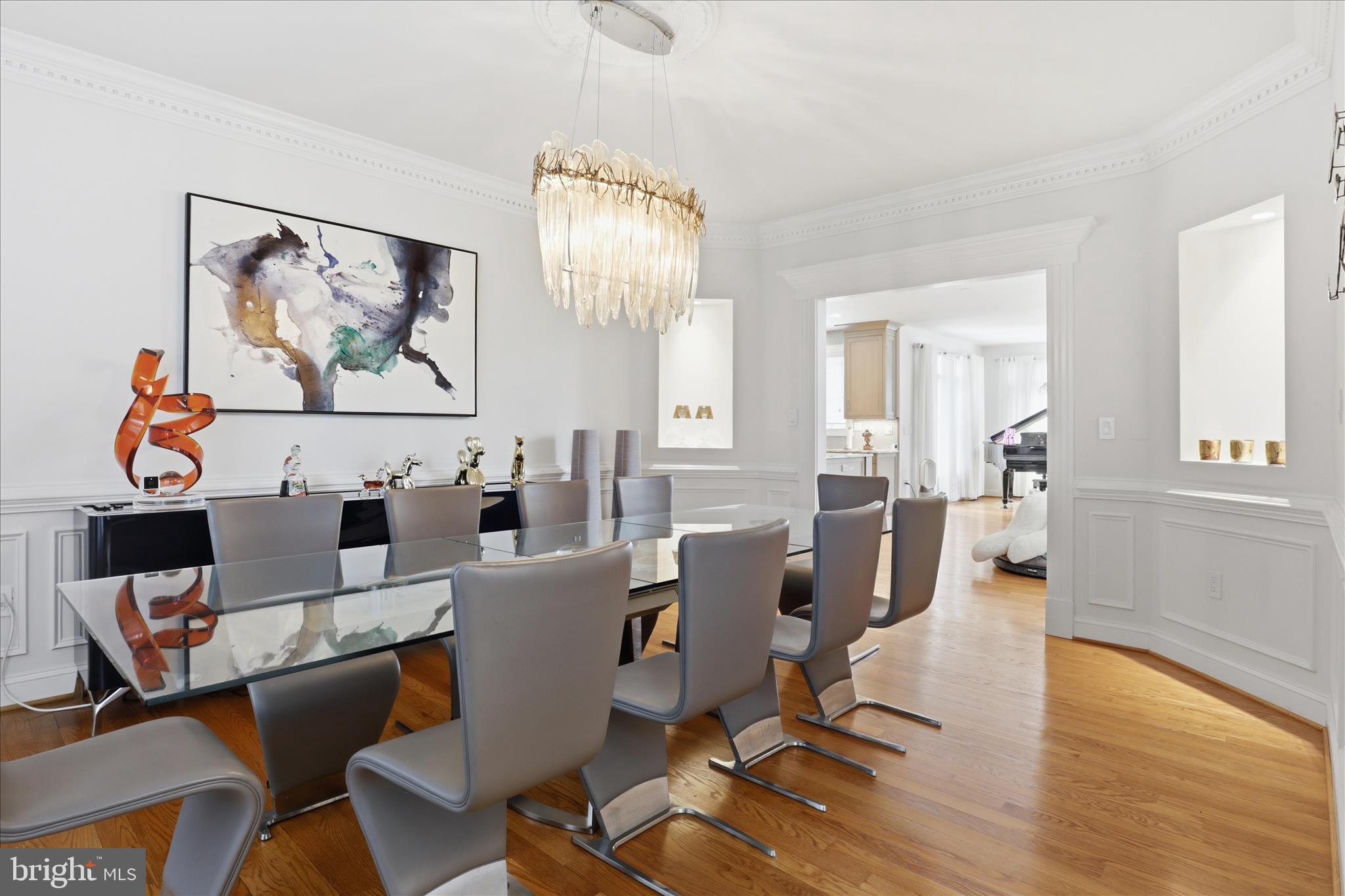 ANNANDALE OAKS - Residential