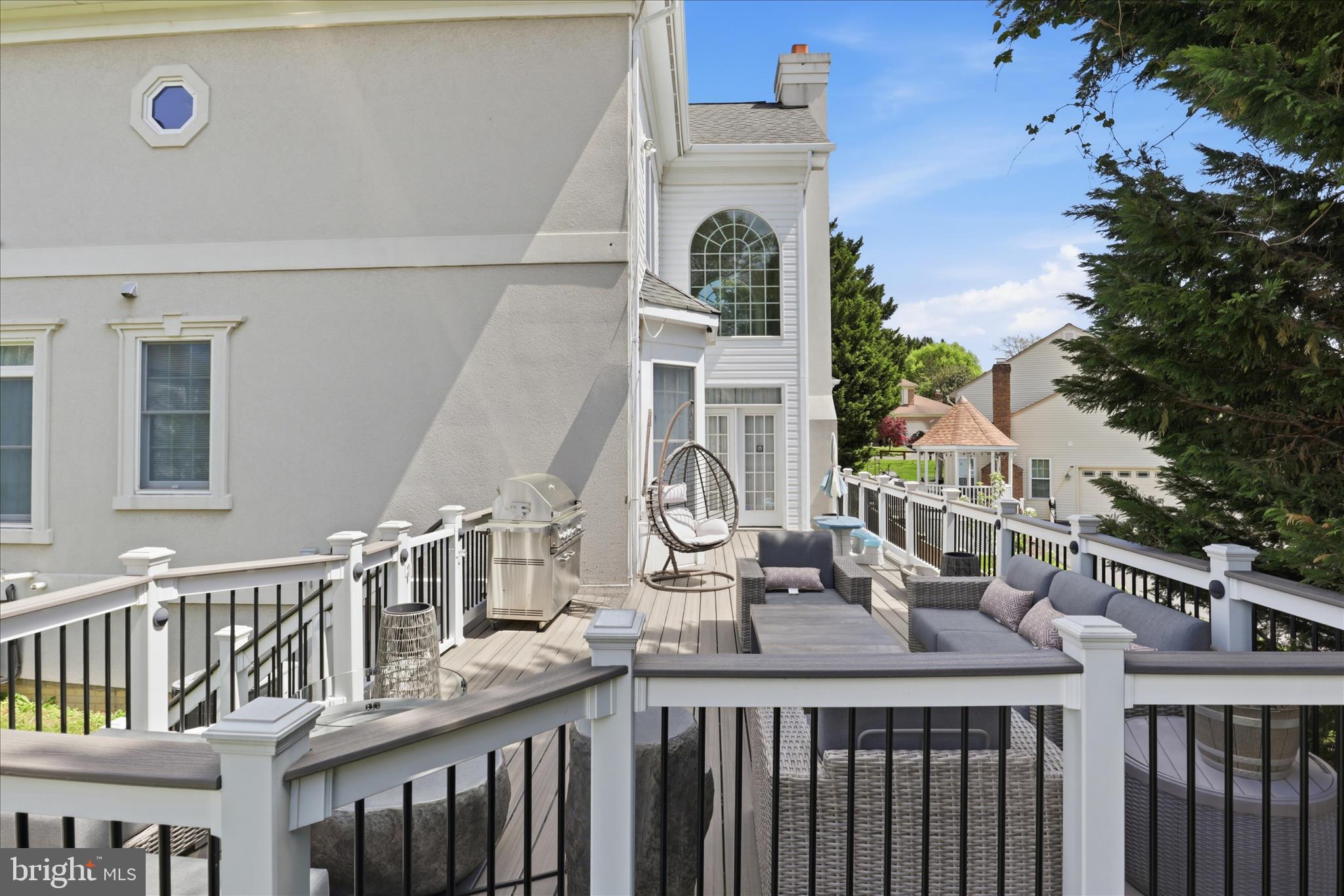 ANNANDALE OAKS - Residential