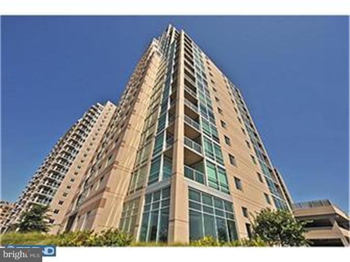 Spectacular corner unit with a balcony, walls of windows with a view of the city and River. This unit has marble bath, granite kitchen and includes parking for one car, shuttle service, pool and fitness center.