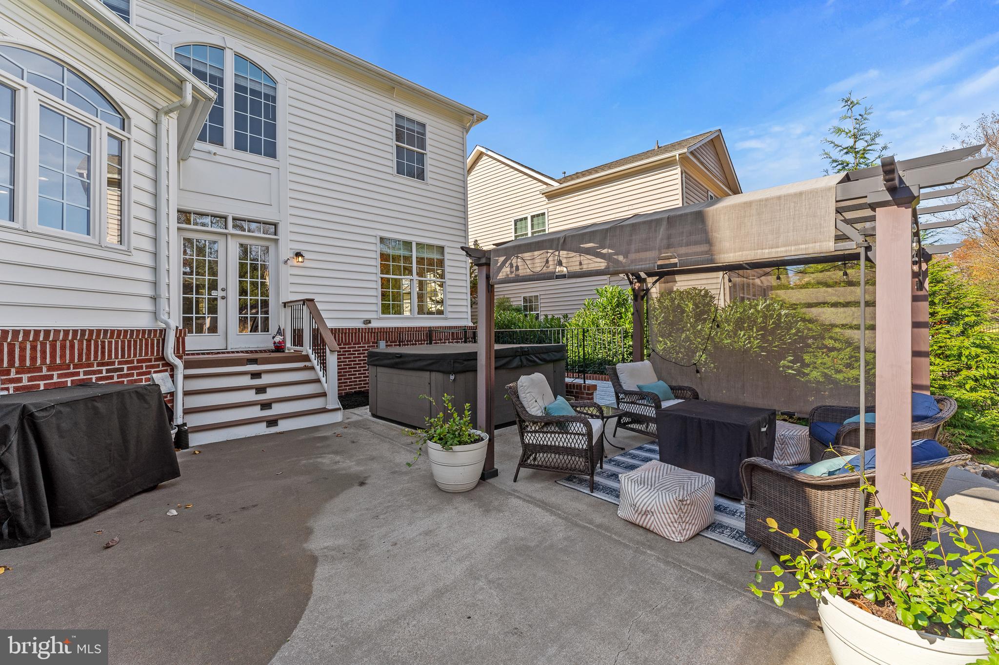 LANSDOWNE ON THE POTOMAC - Residential