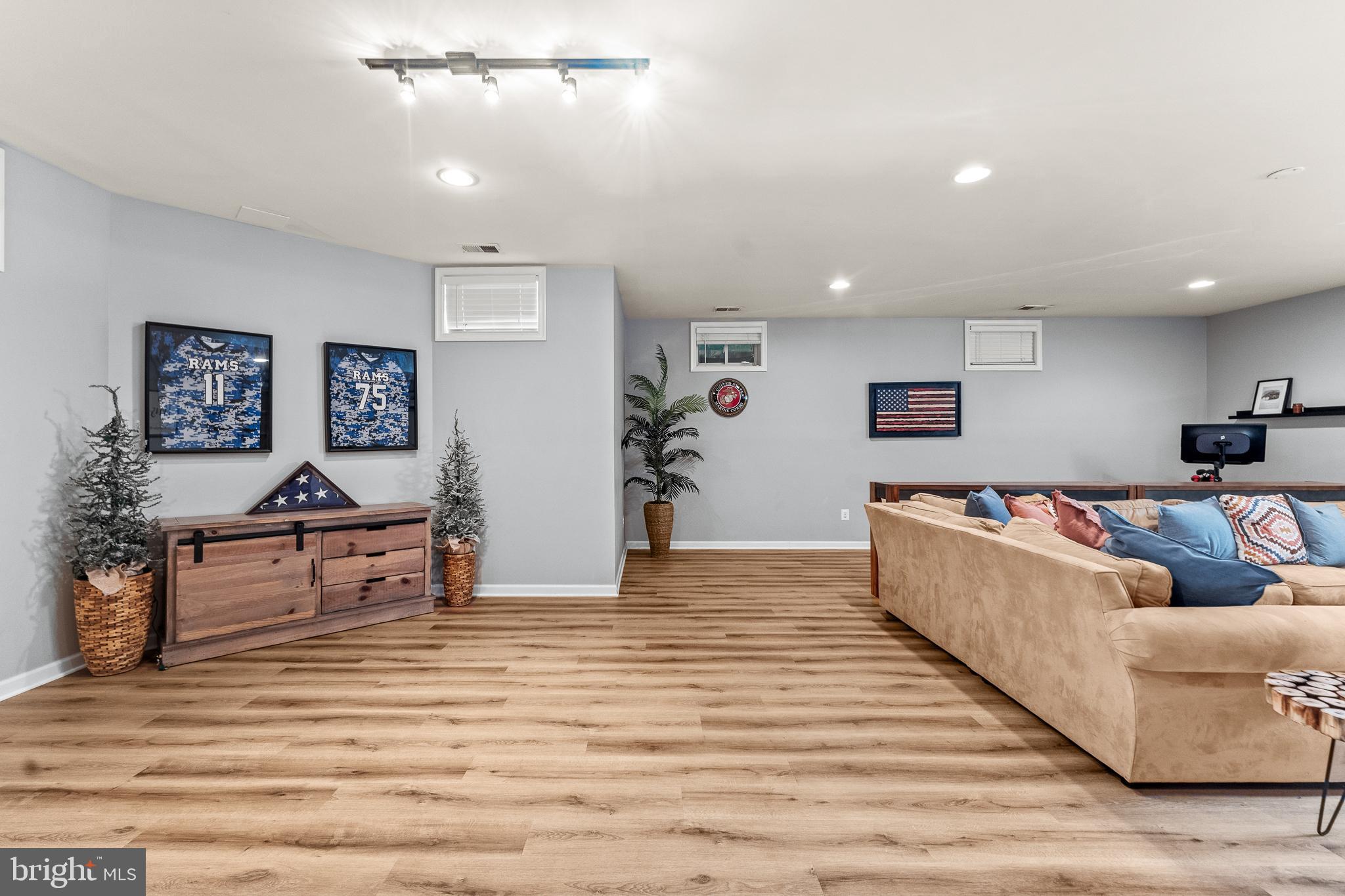 LANSDOWNE ON THE POTOMAC - Residential