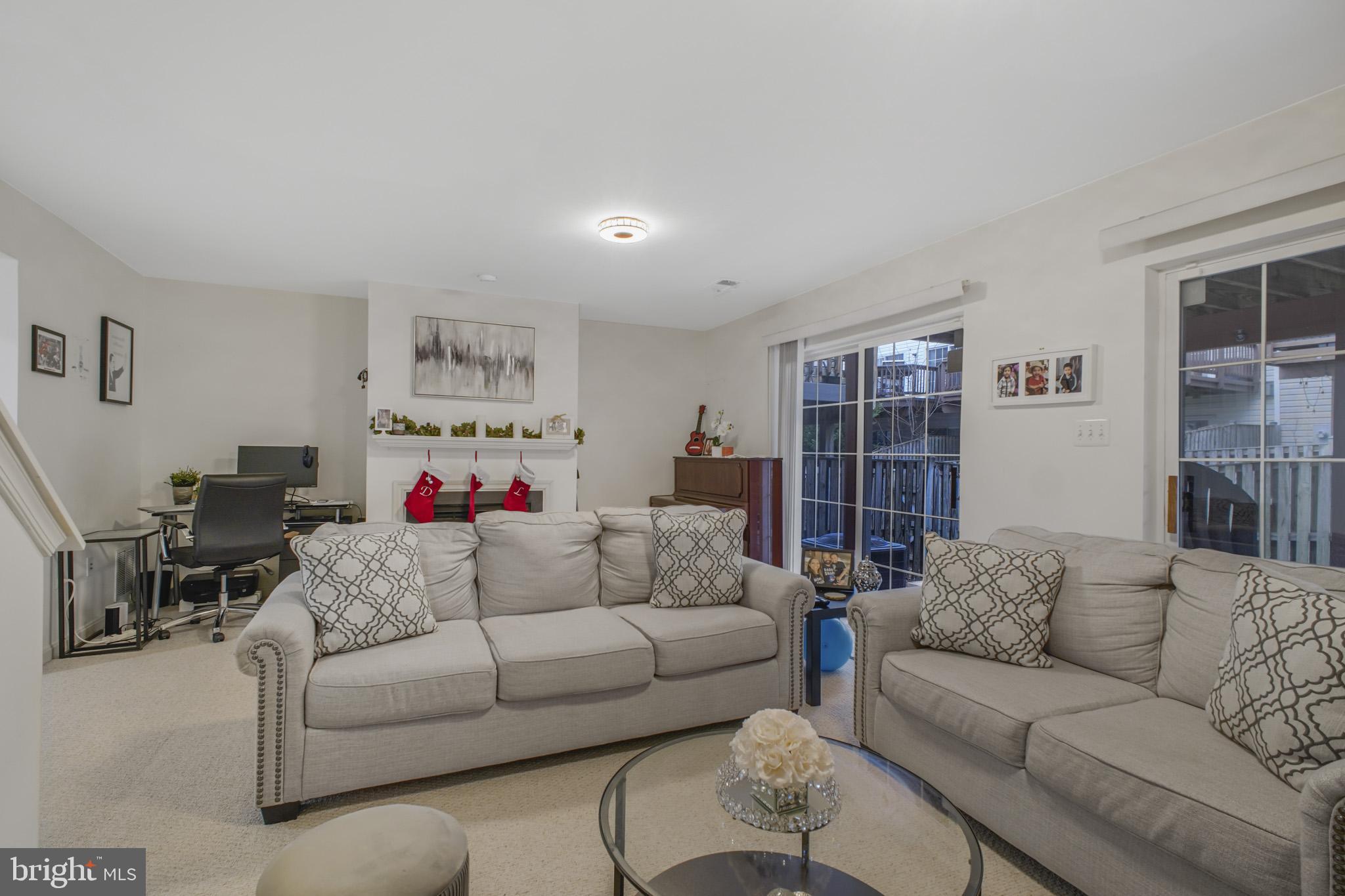 GREAT FALLS CHASE - Residential Lease