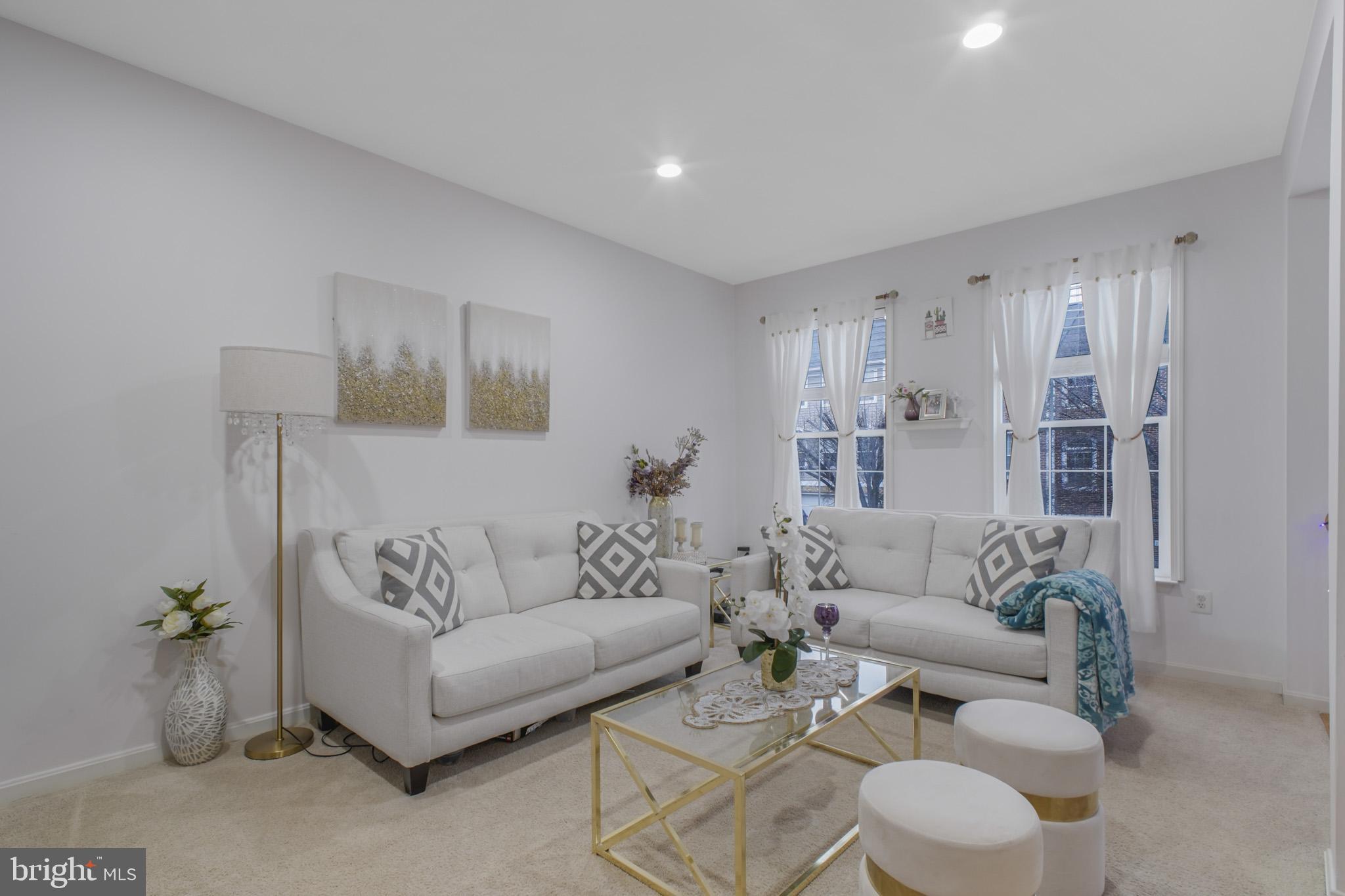 GREAT FALLS CHASE - Residential Lease