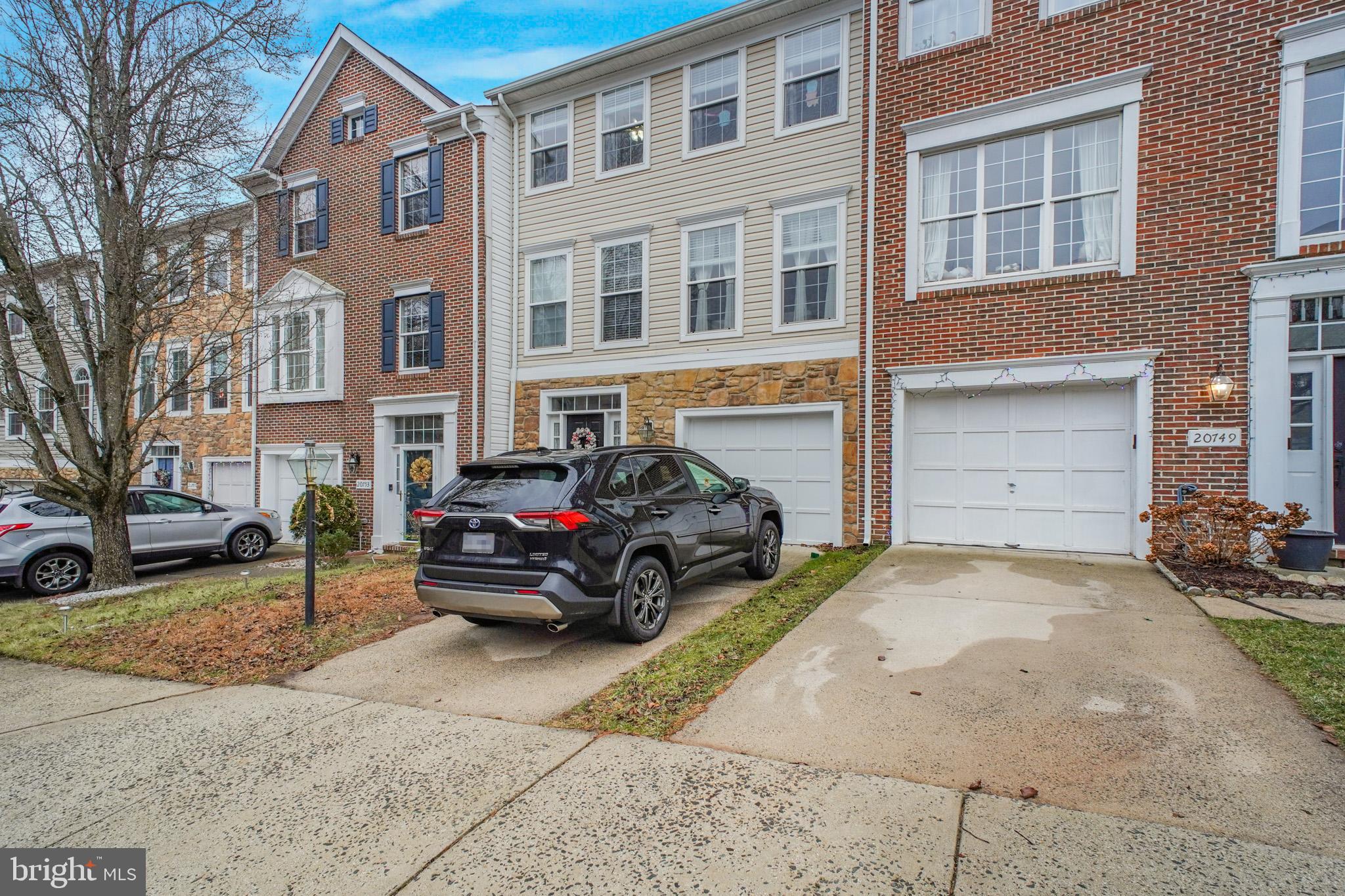 GREAT FALLS CHASE - Residential Lease