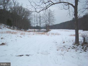 SLIM CHANCE ACRES - Land