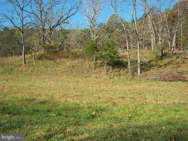 SLIM CHANCE ACRES - Land