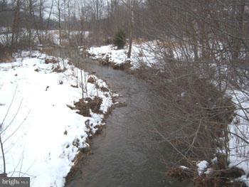 SLIM CHANCE ACRES - Land