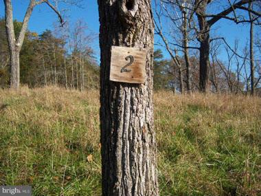 SLIM CHANCE ACRES - Land