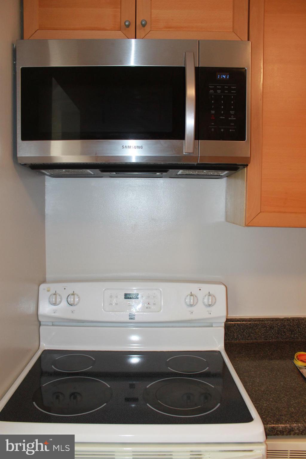 HAWTHORNE VILLAGE - Residential Lease