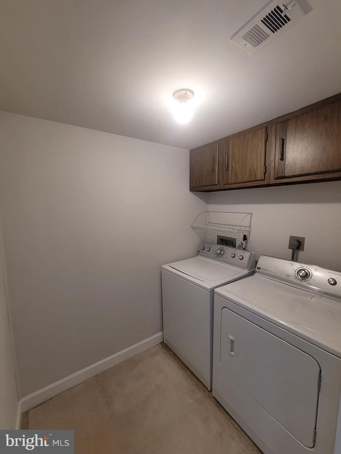 HAWTHORNE VILLAGE - Residential Lease