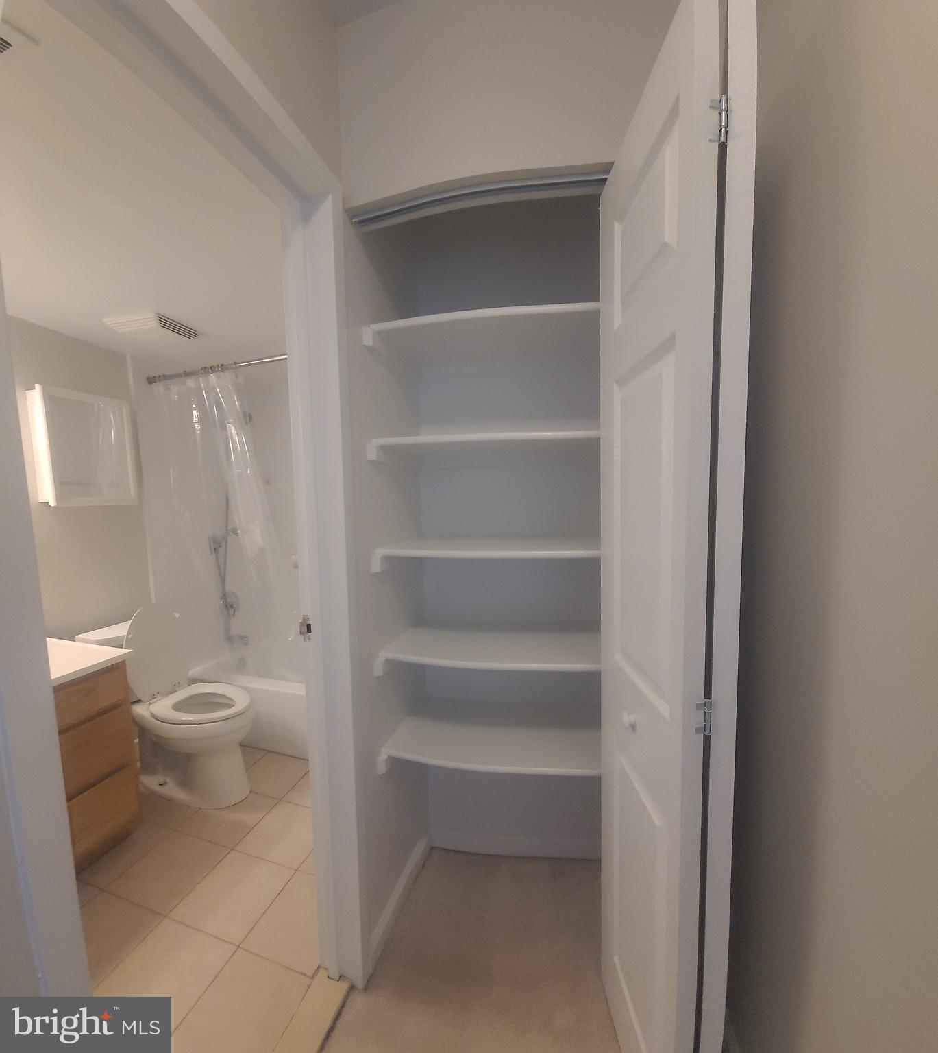 HAWTHORNE VILLAGE - Residential Lease