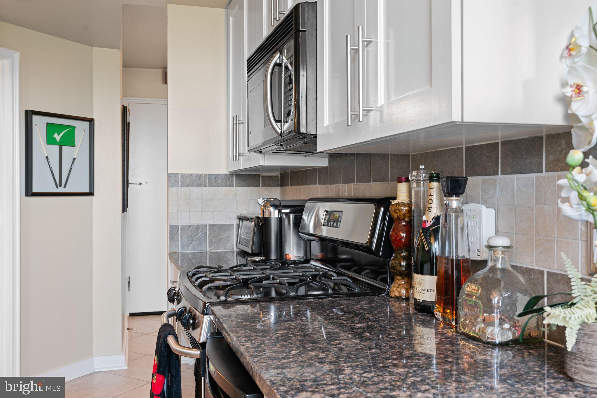 FAIRMOUNT - Residential Lease