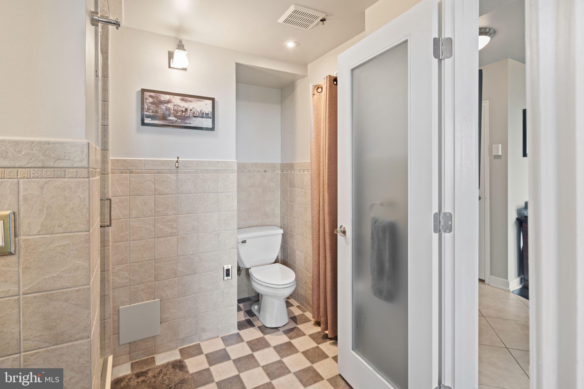 FAIRMOUNT - Residential Lease