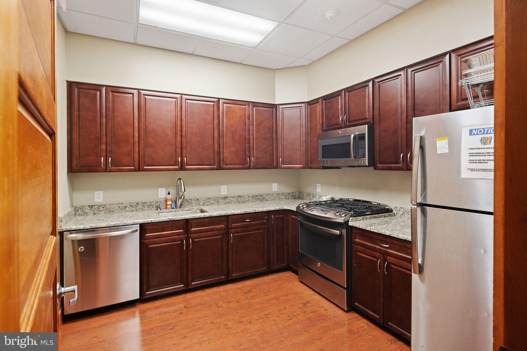 FAIRMOUNT - Residential Lease