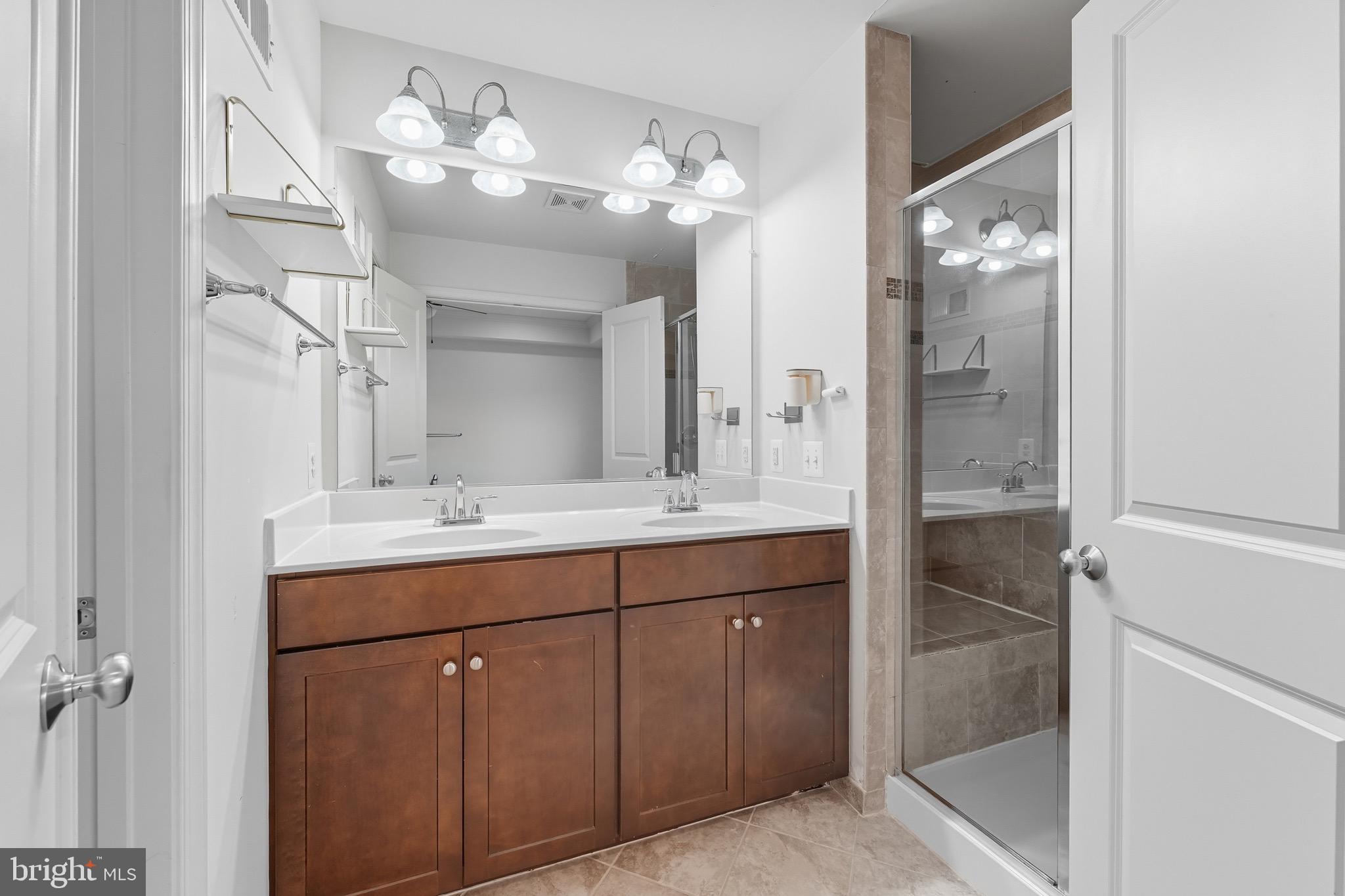 VILLAGES OF PIEDMONT II - Residential Lease