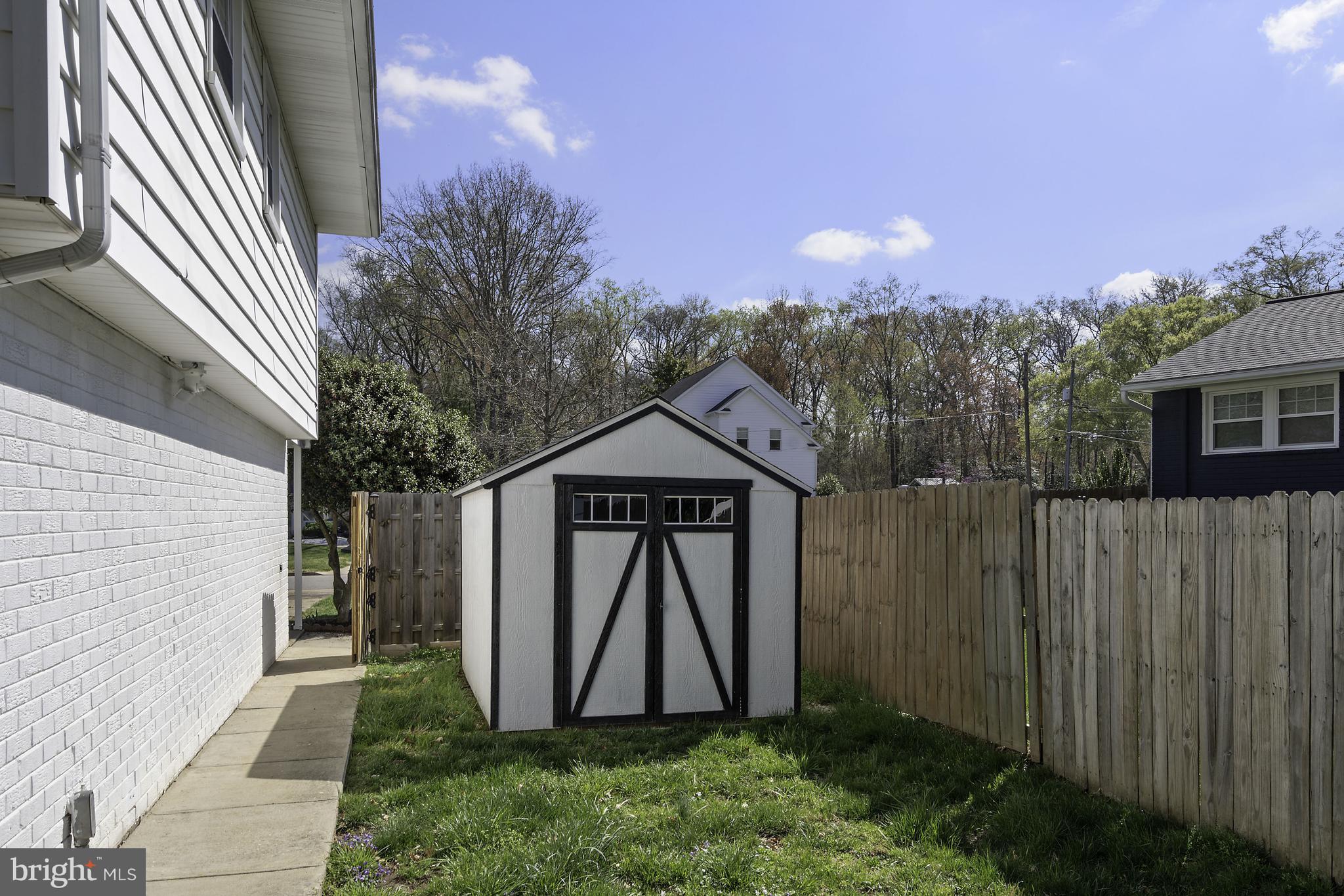 POTOMAC VALLEY - Residential Lease