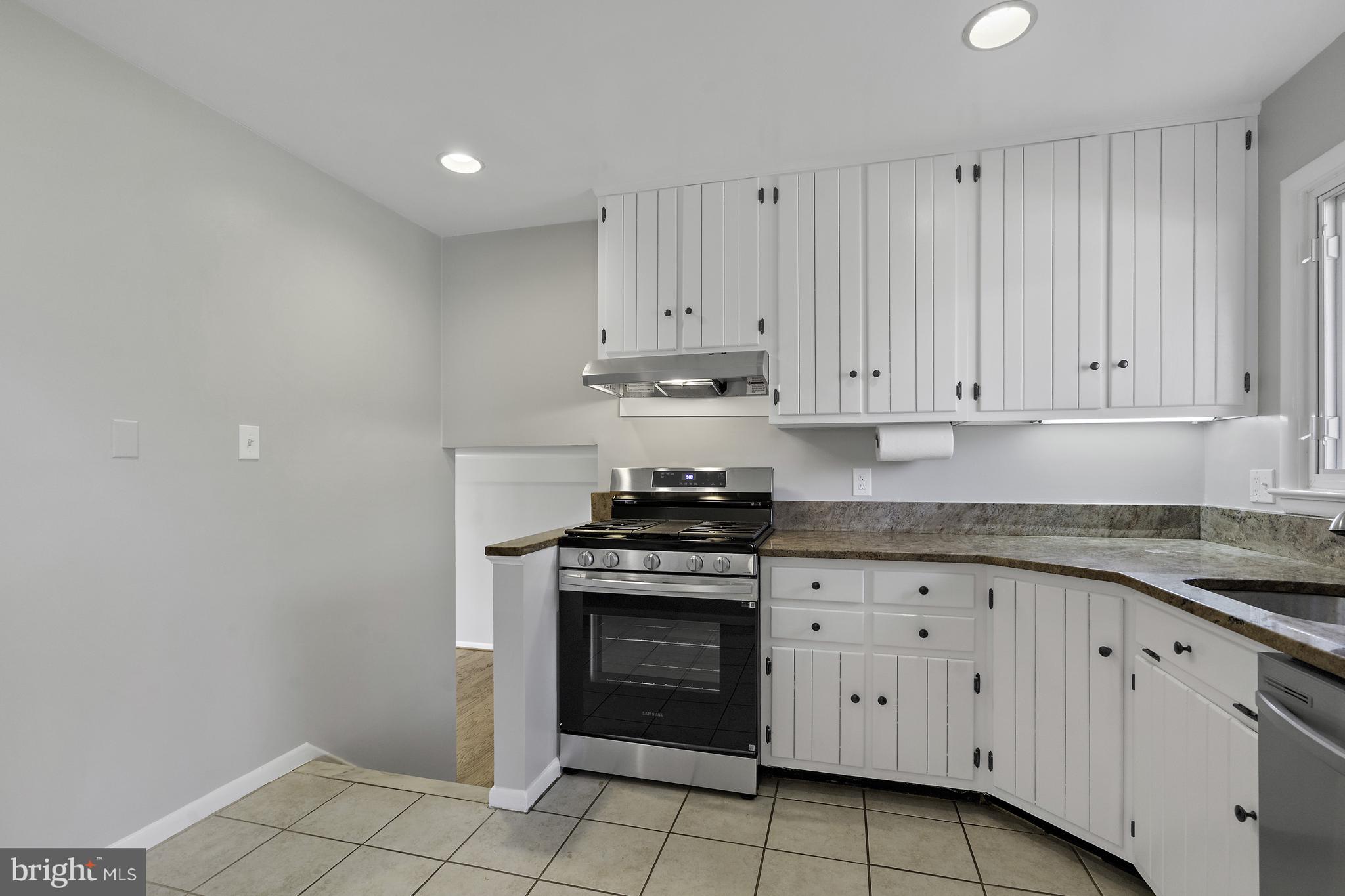 POTOMAC VALLEY - Residential Lease