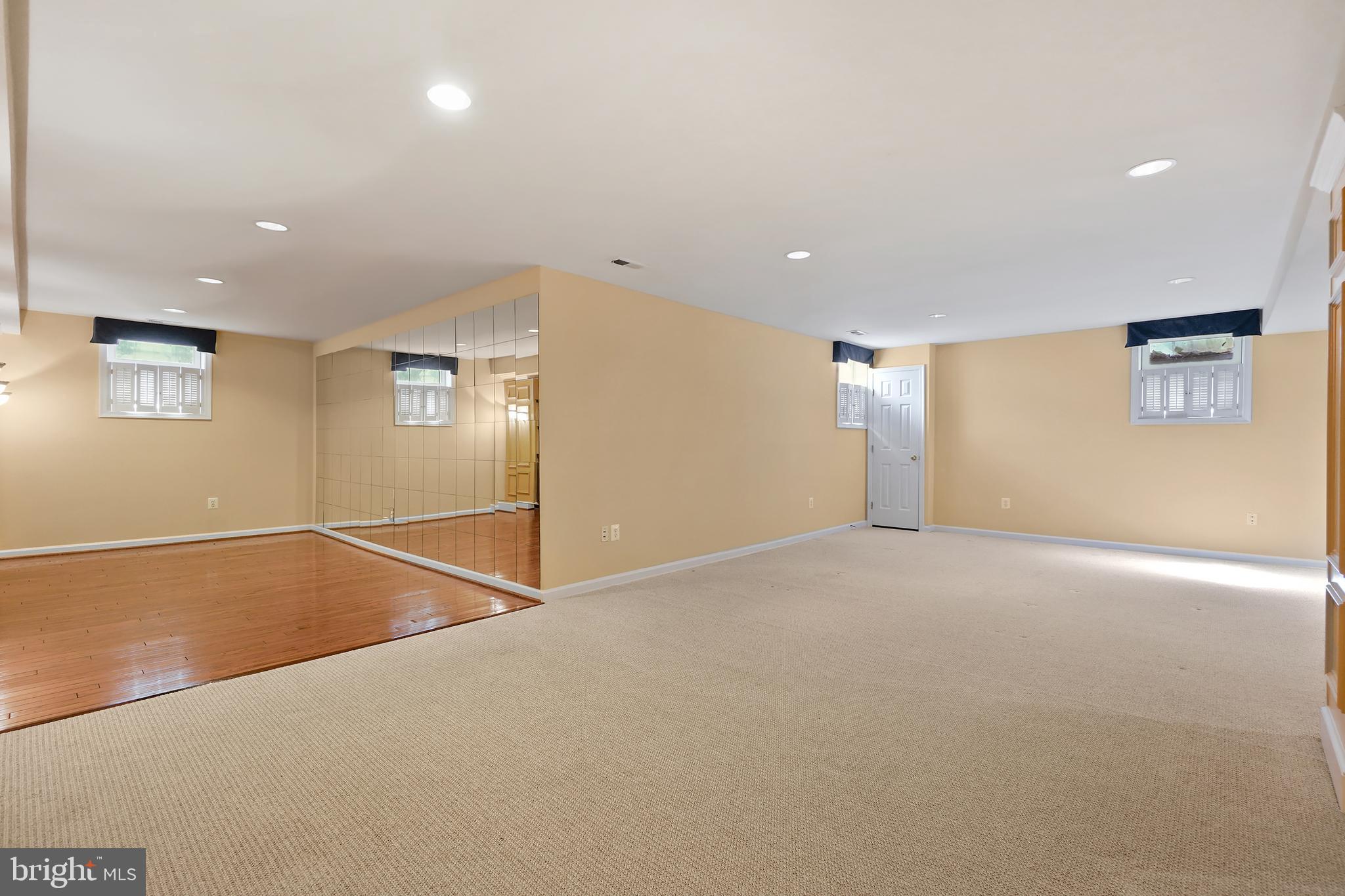 LAKELANDS - Residential