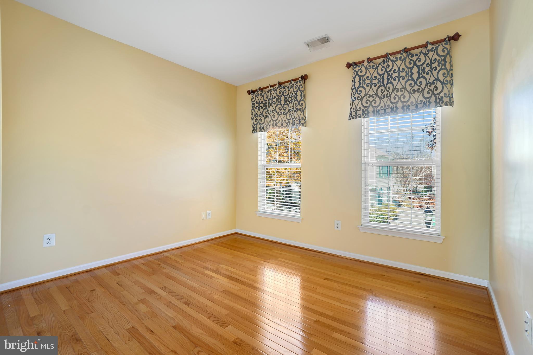 LAKELANDS - Residential