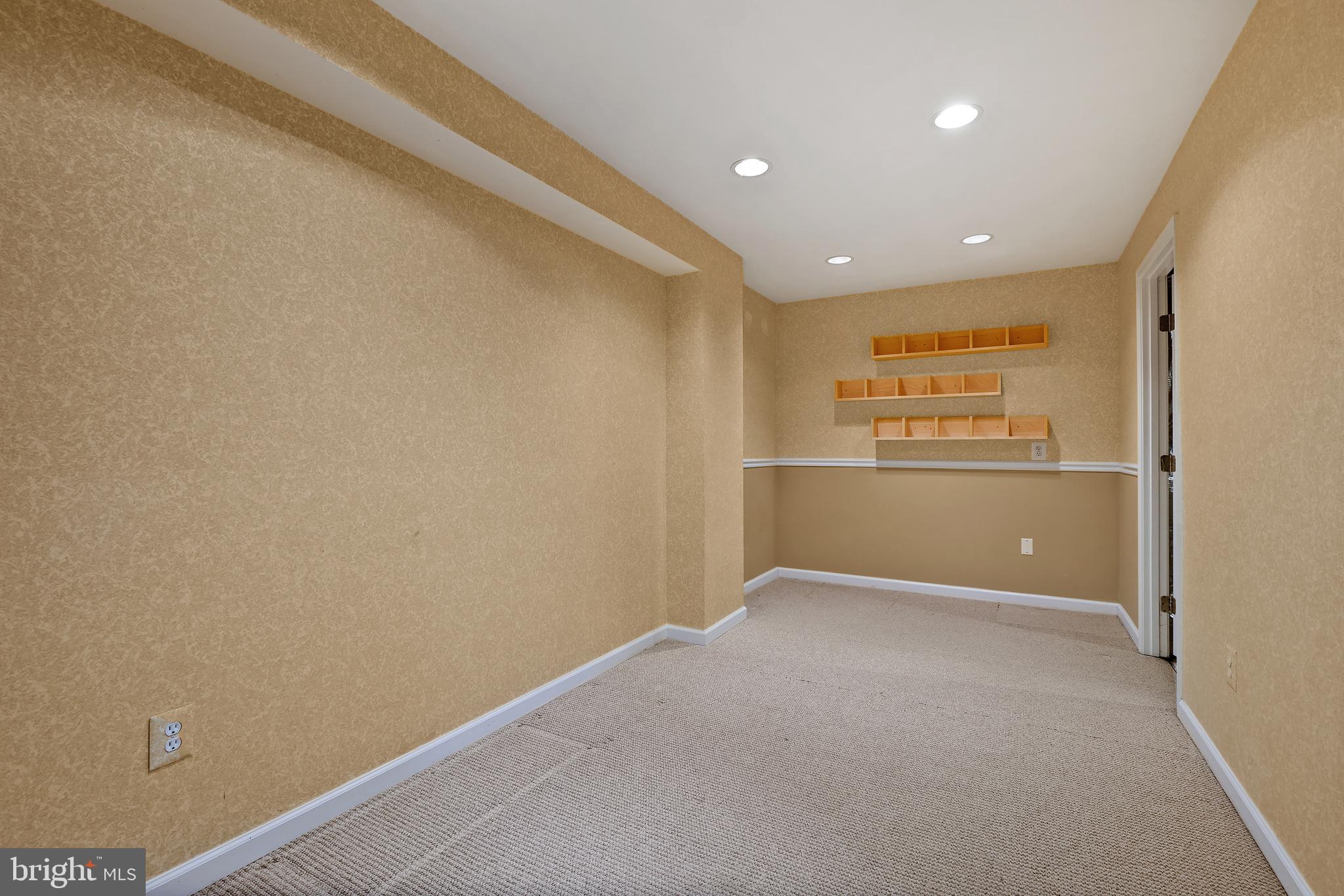 LAKELANDS - Residential