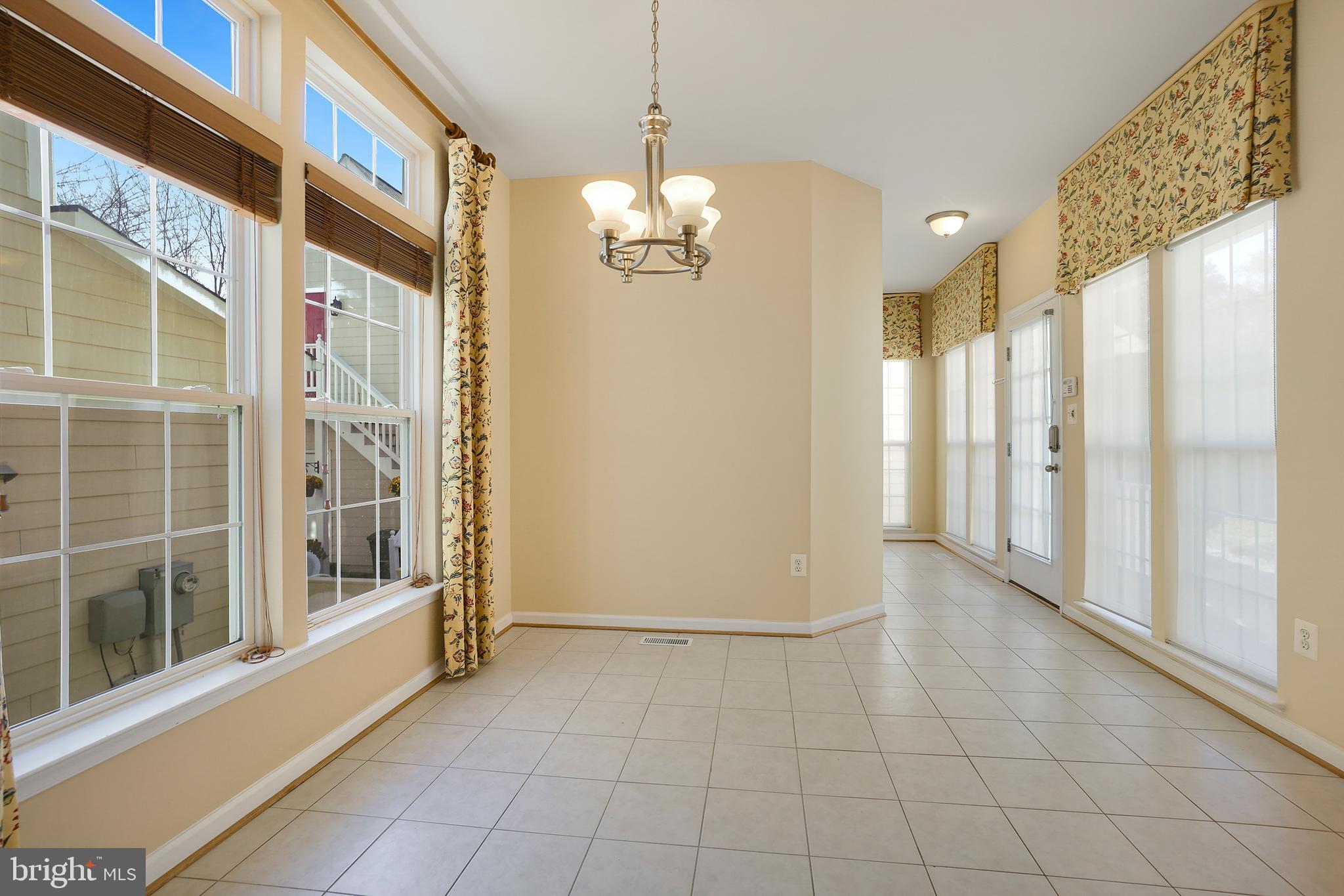 LAKELANDS - Residential