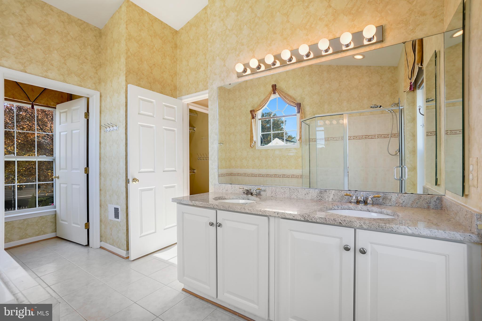 LAKELANDS - Residential