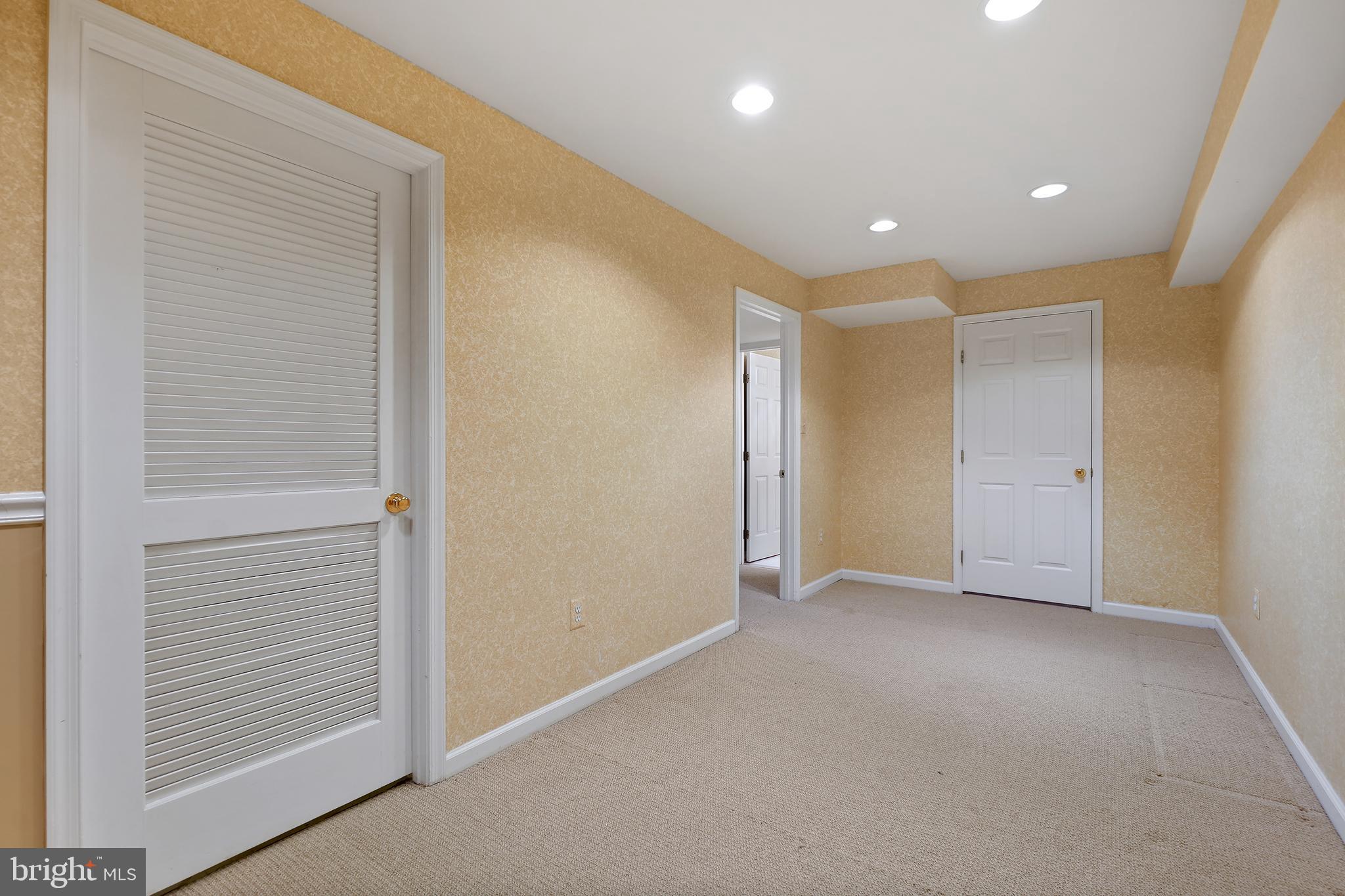 LAKELANDS - Residential