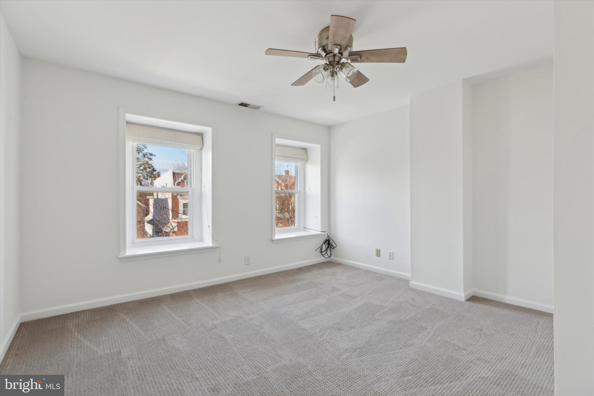 ROXBOROUGH - Residential