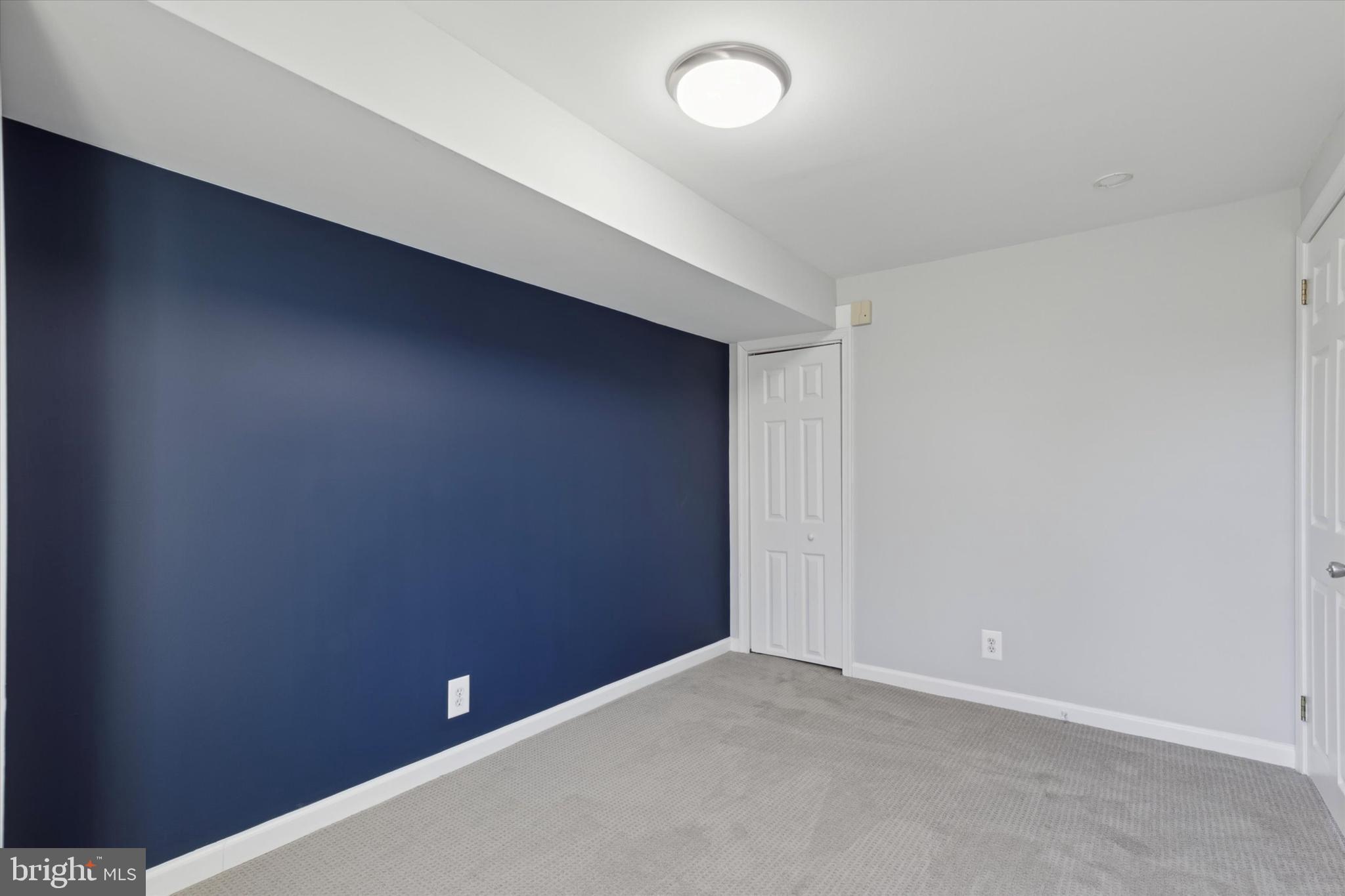 ROXBOROUGH - Residential