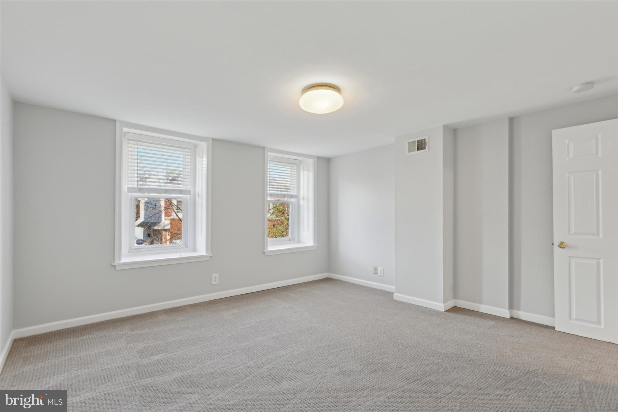 ROXBOROUGH - Residential