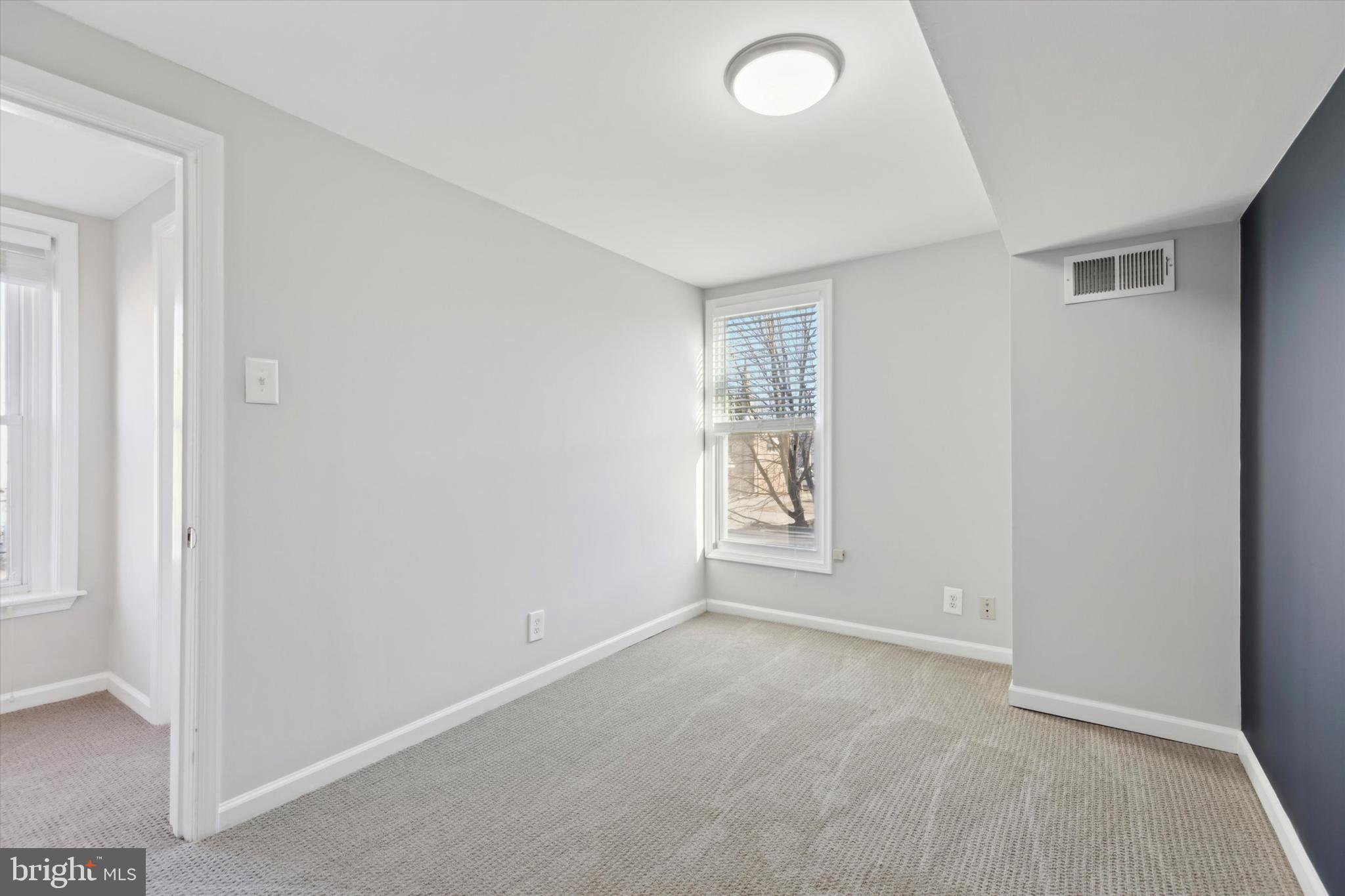 ROXBOROUGH - Residential