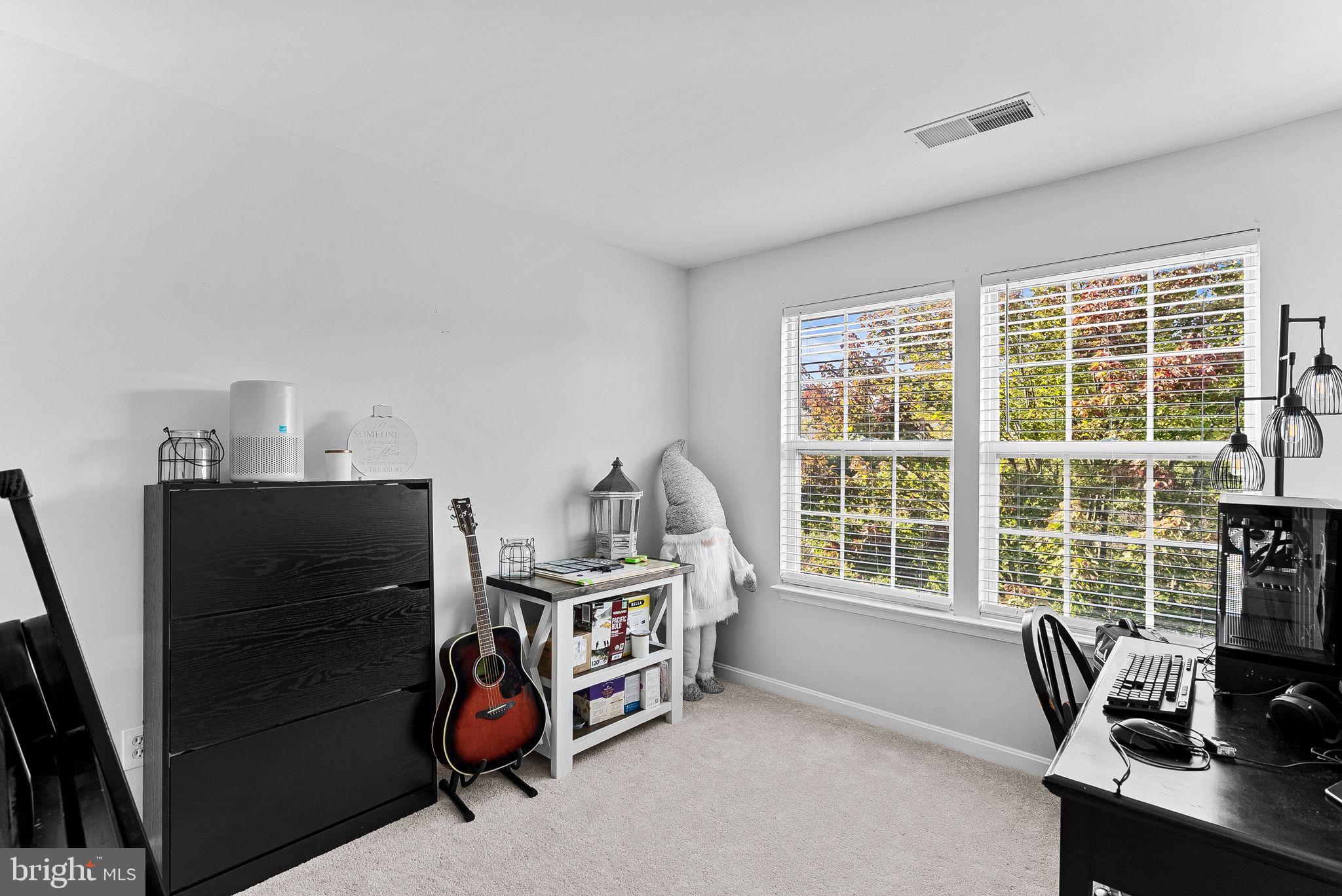 BROADLANDS - Residential