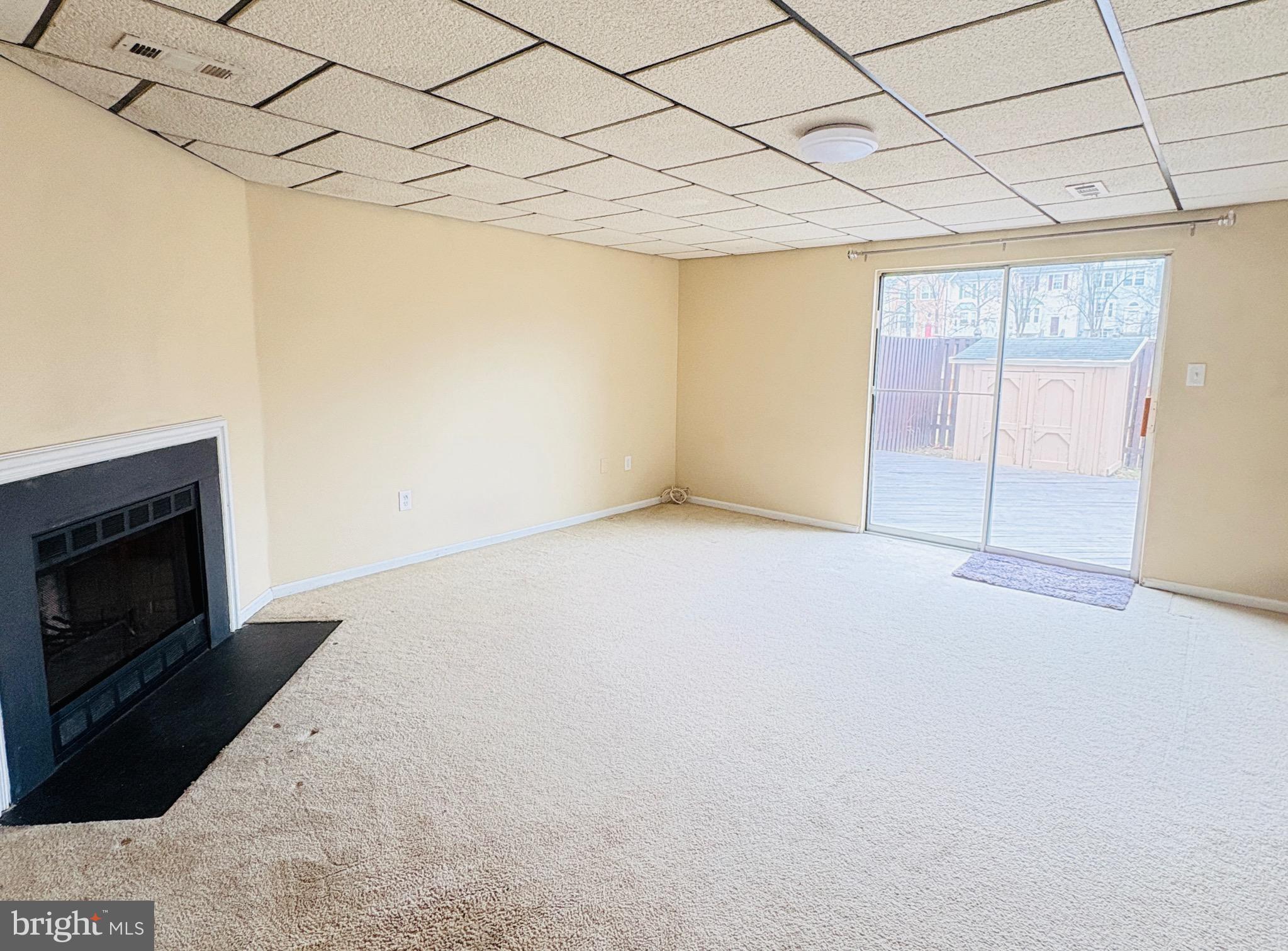 SINGLETONS GROVE - Residential Lease