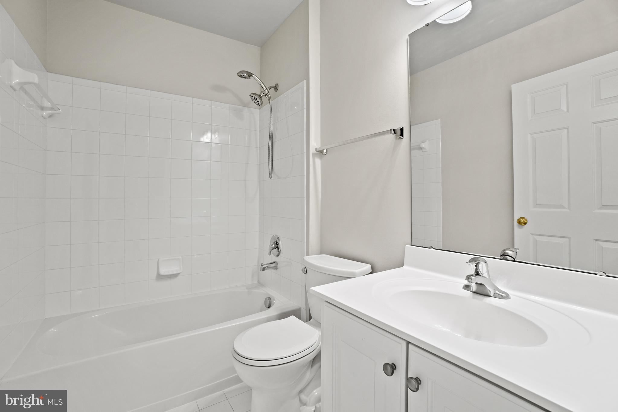 LANSDOWNE ON THE POTOMAC - Residential Lease