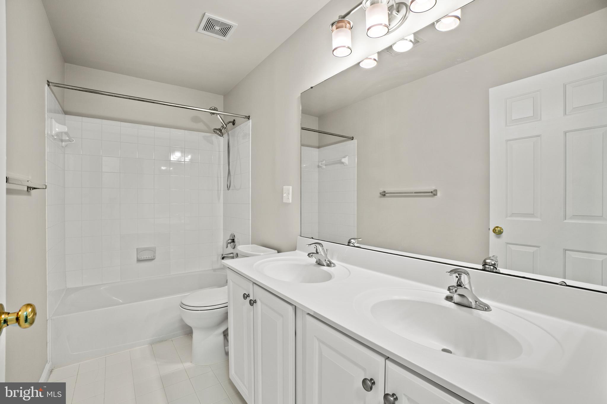 LANSDOWNE ON THE POTOMAC - Residential Lease