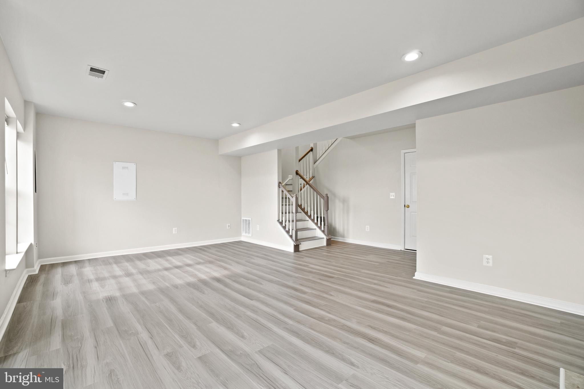 LANSDOWNE ON THE POTOMAC - Residential Lease