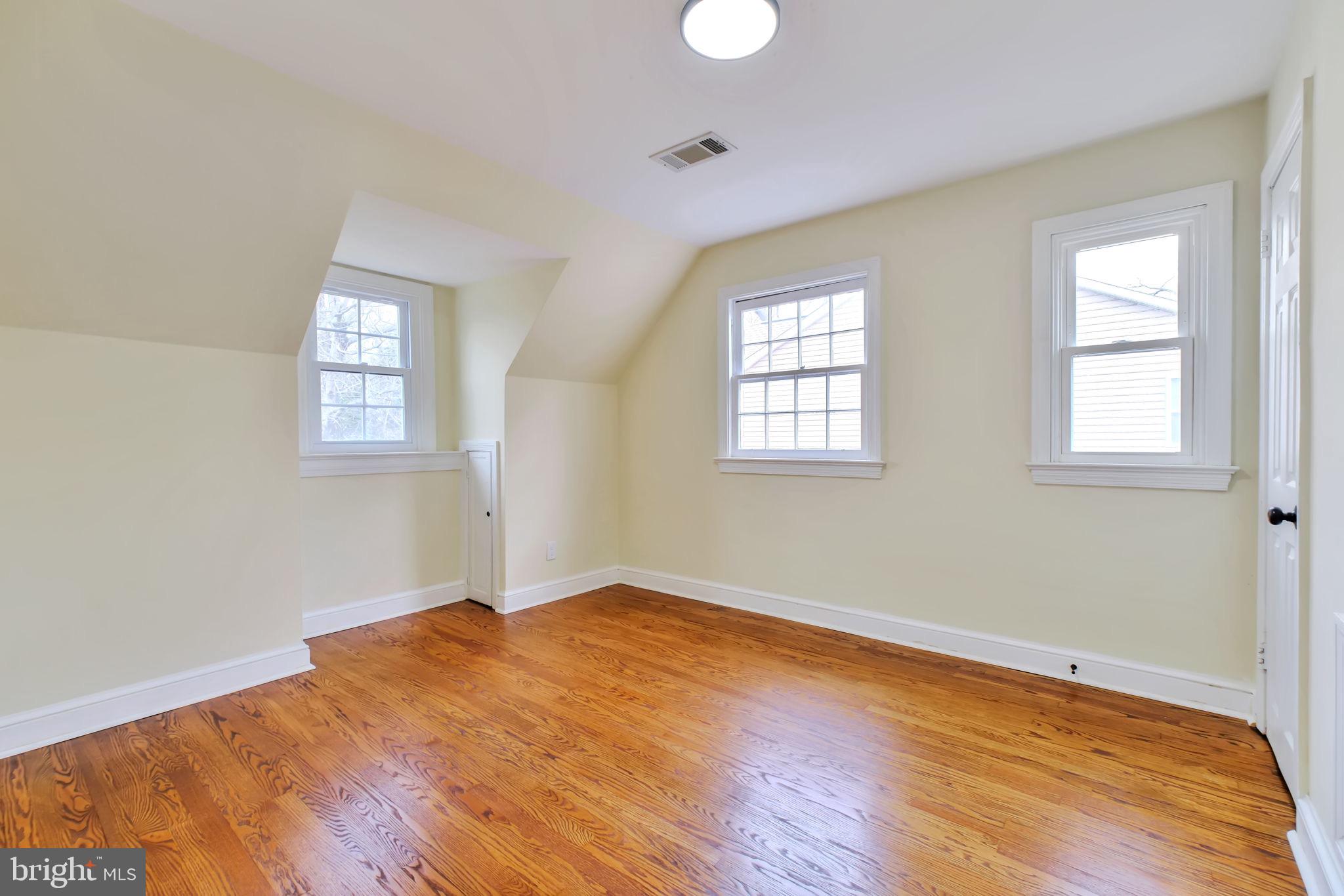 ANNANDALE - Residential