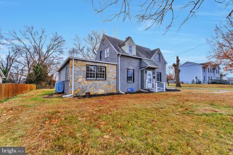 Photo of 3509 Annandale Road, ANNANDALE, VA 22003 (MLS # VAFX2266068)