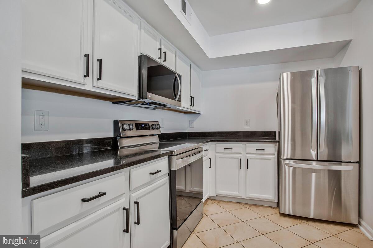 ANNAPOLIS OVERLOOK - Residential