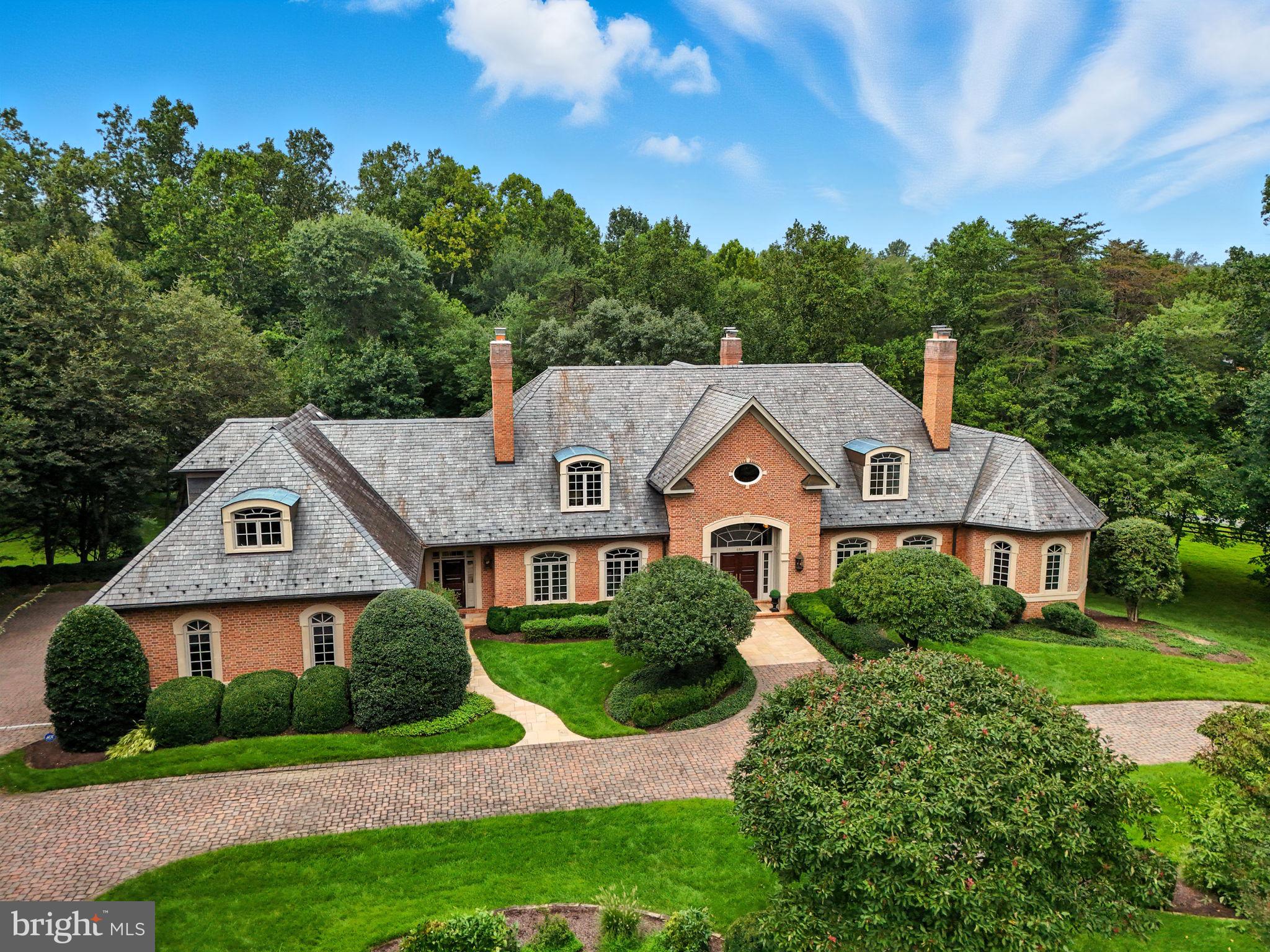 688 ROSSMORE CT.