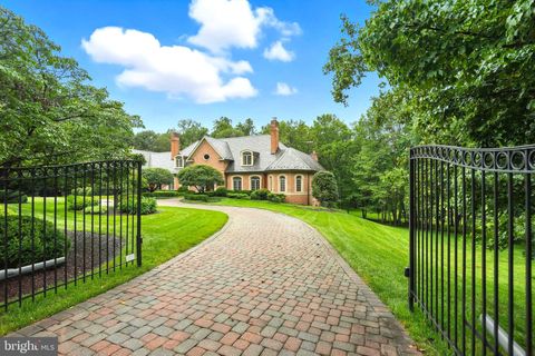 688 ROSSMORE CT. GREAT FALLS VA 22066