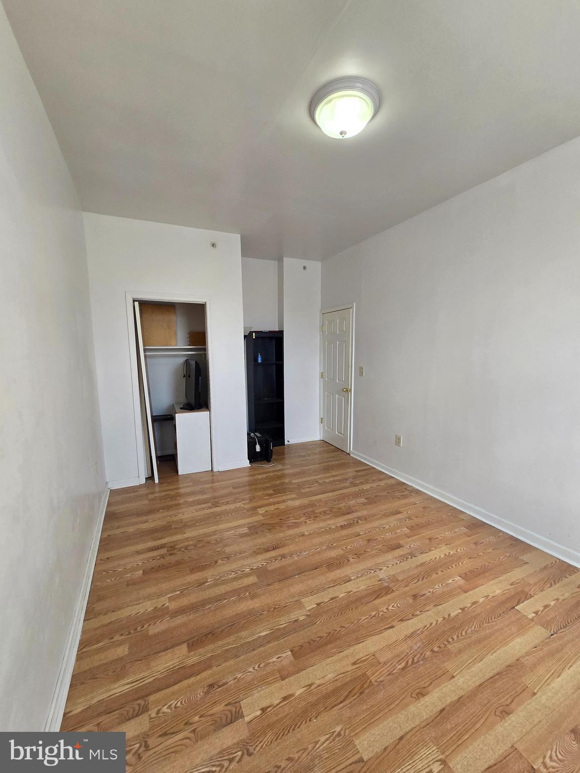 UNIVERSITY CITY - Residential Lease