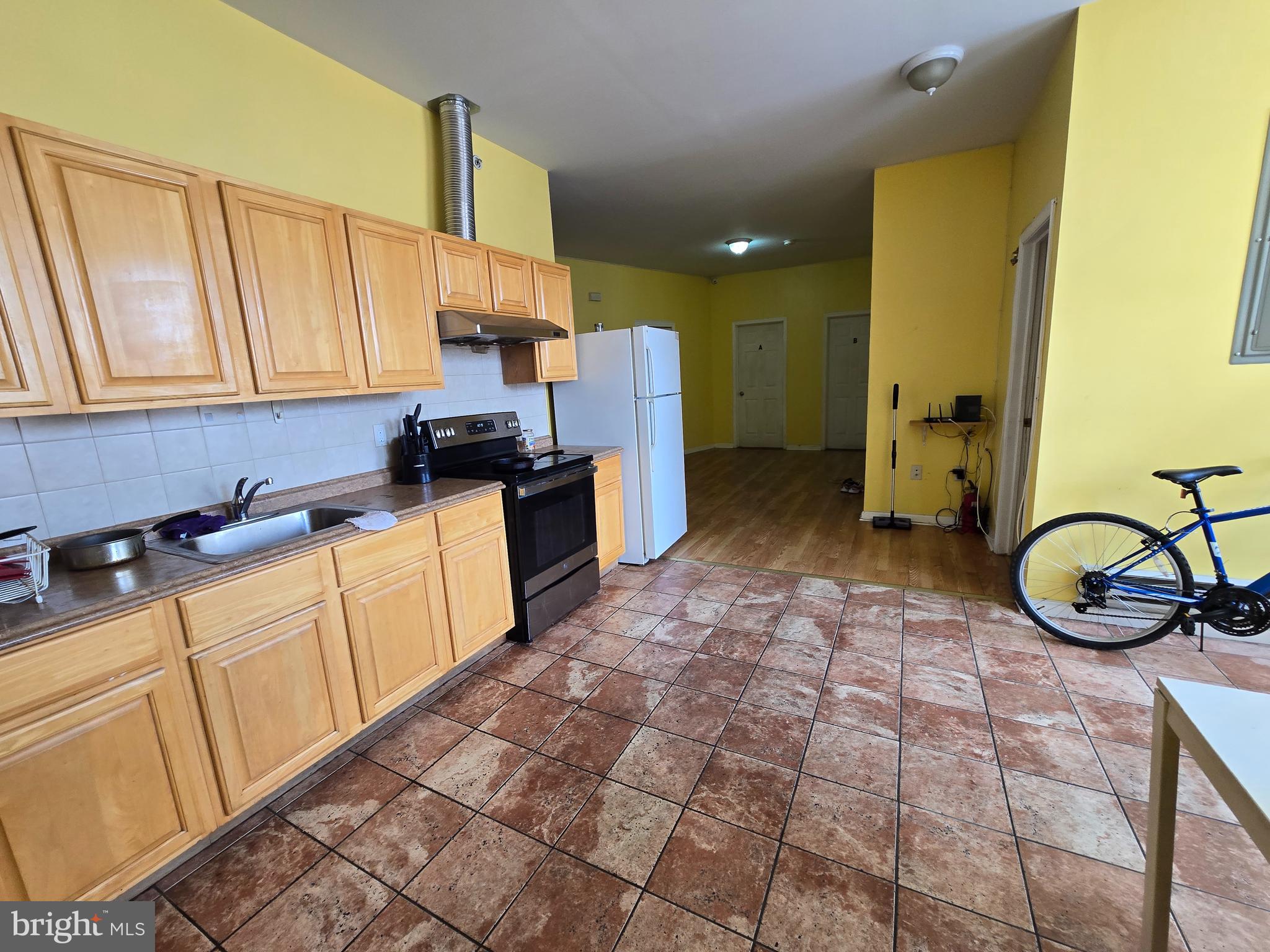 UNIVERSITY CITY - Residential Lease