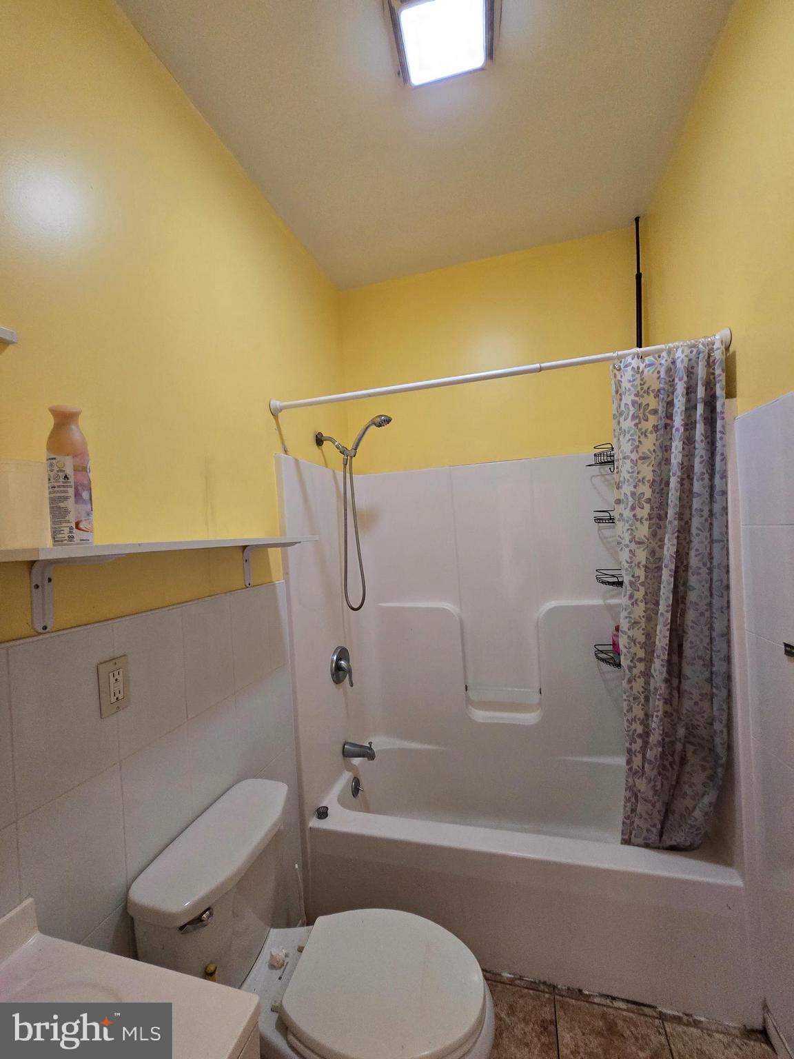 UNIVERSITY CITY - Residential Lease