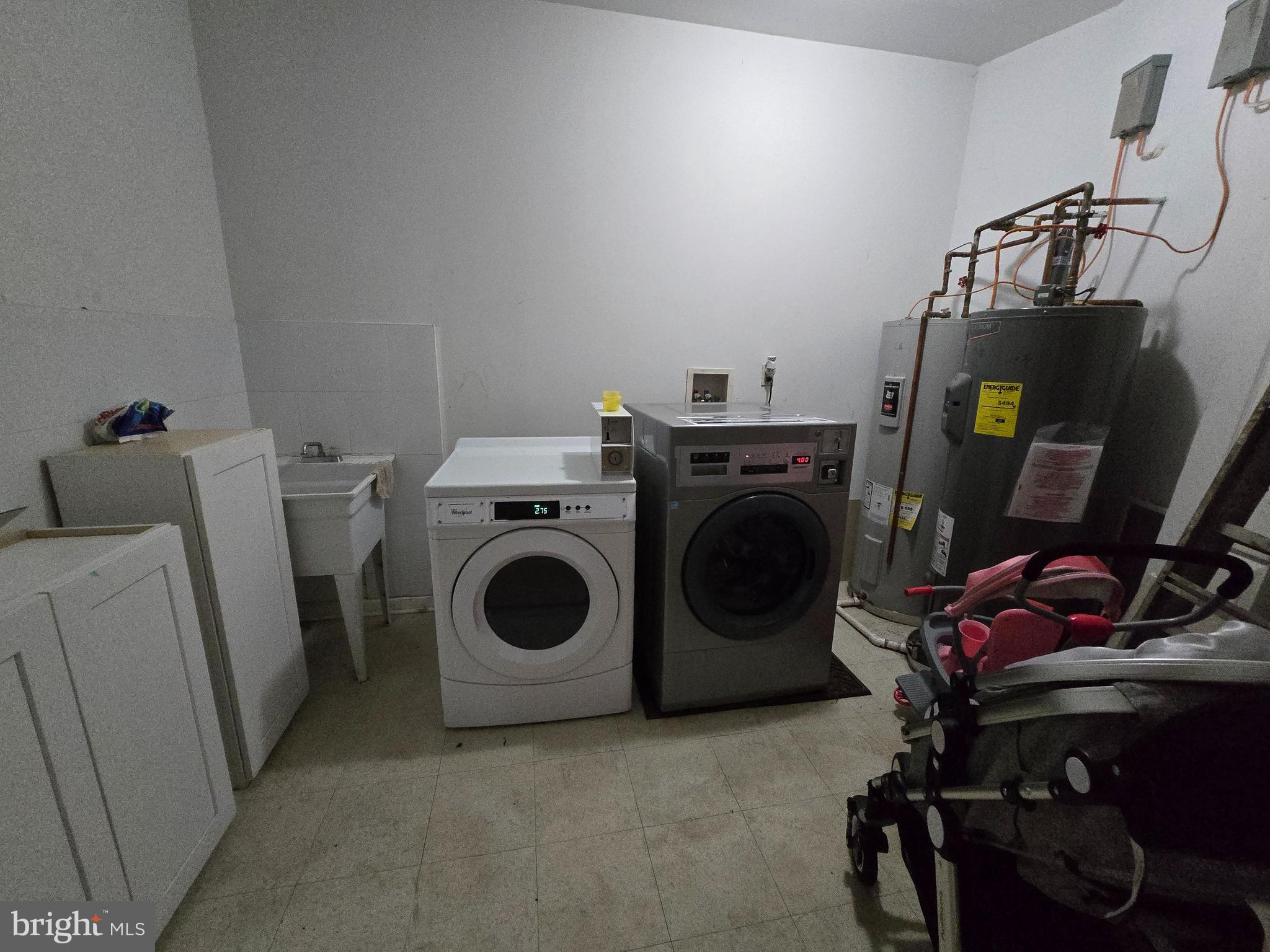 UNIVERSITY CITY - Residential Lease