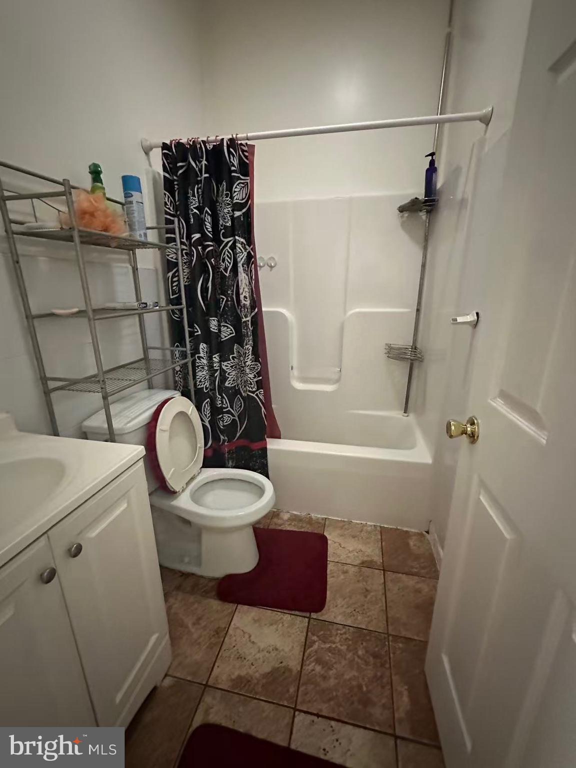 UNIVERSITY CITY - Residential Lease